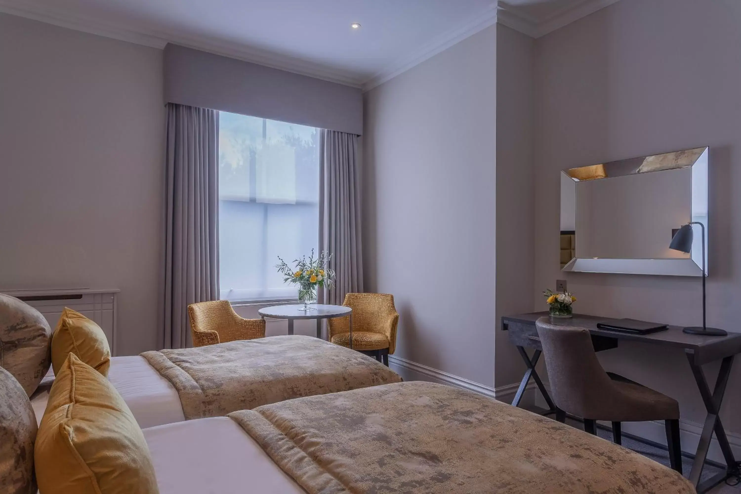 Bedroom, Bed in Oatlands Park Hotel
