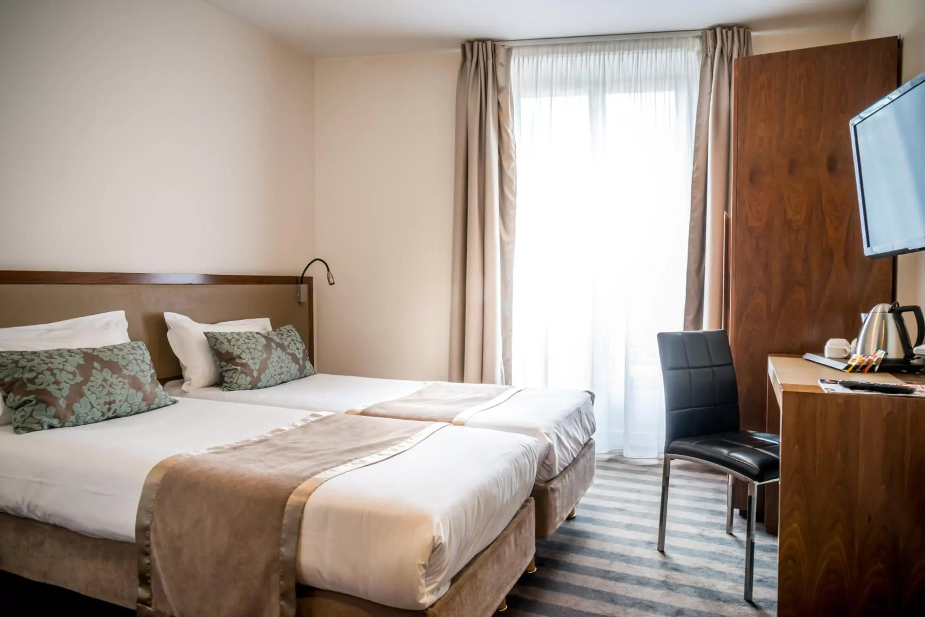 Bedroom, Bed in Art Hotel Eiffel Bedroom, Bed in Art Hotel Eiffel