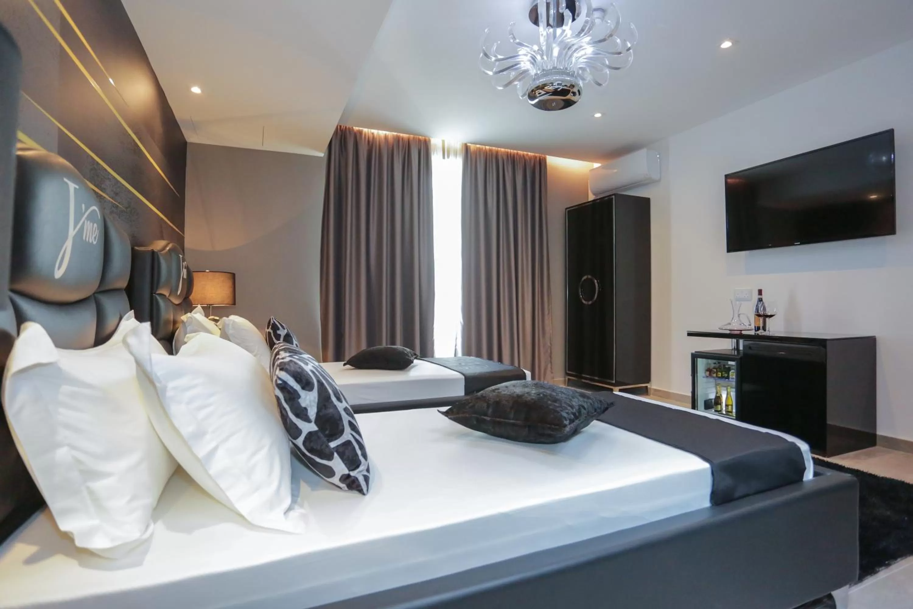 Guests, Bed in J'Me Boutique Hotel - Adults only