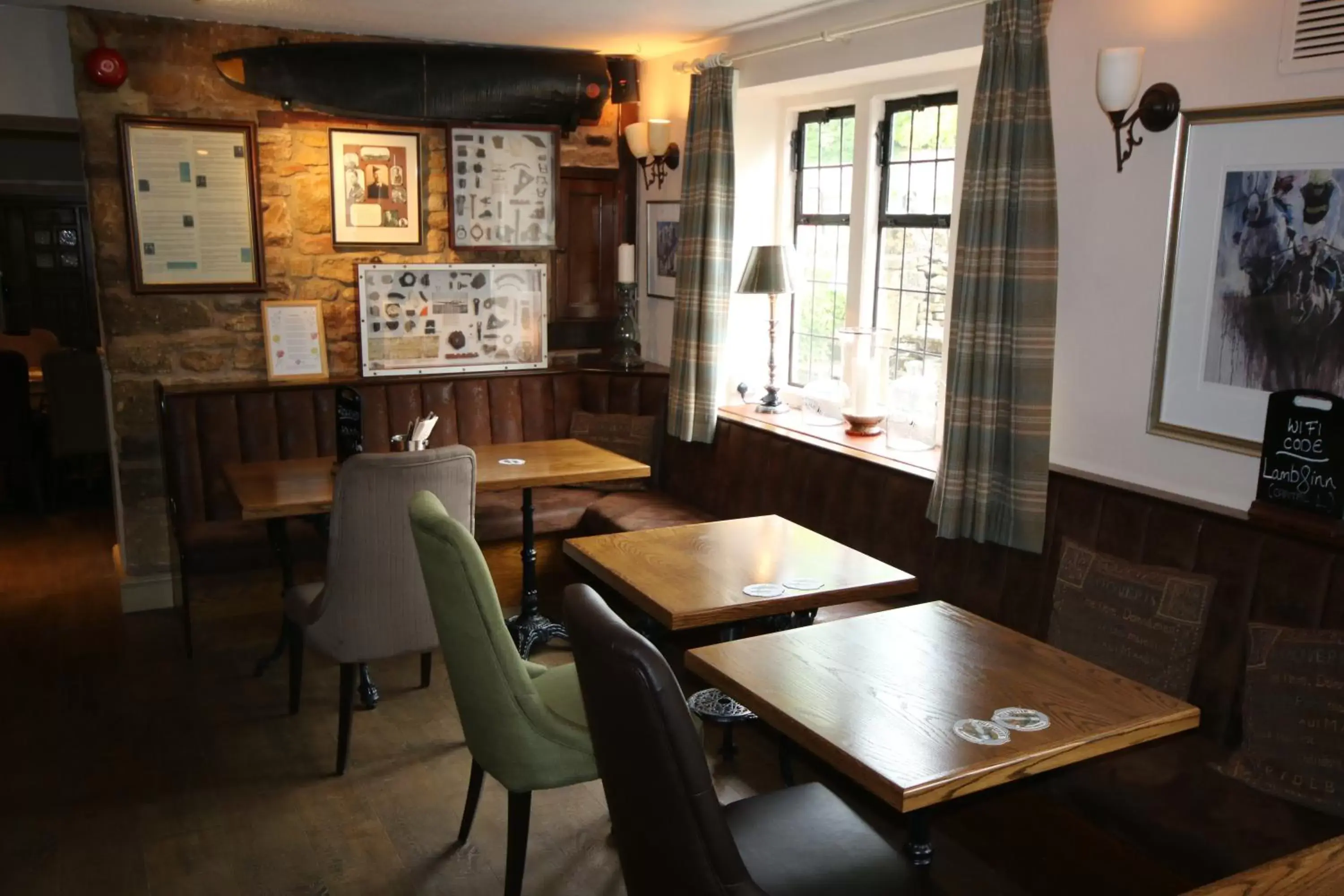 Lounge or bar, Restaurant/Places to Eat in The Lamb Inn