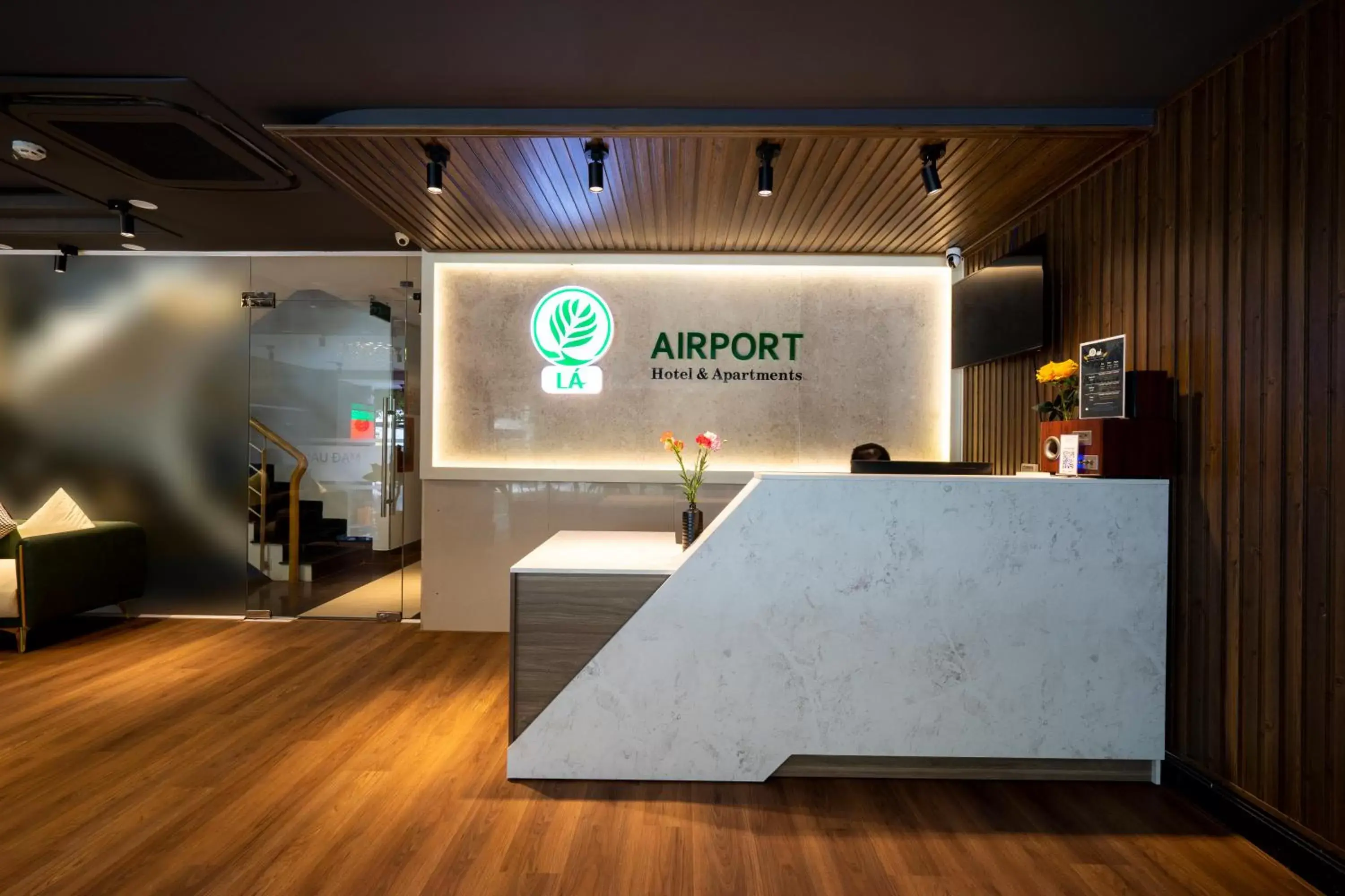 Property building in La Airport Tan Binh Hotel Property building in La Airport Tan Binh Hotel