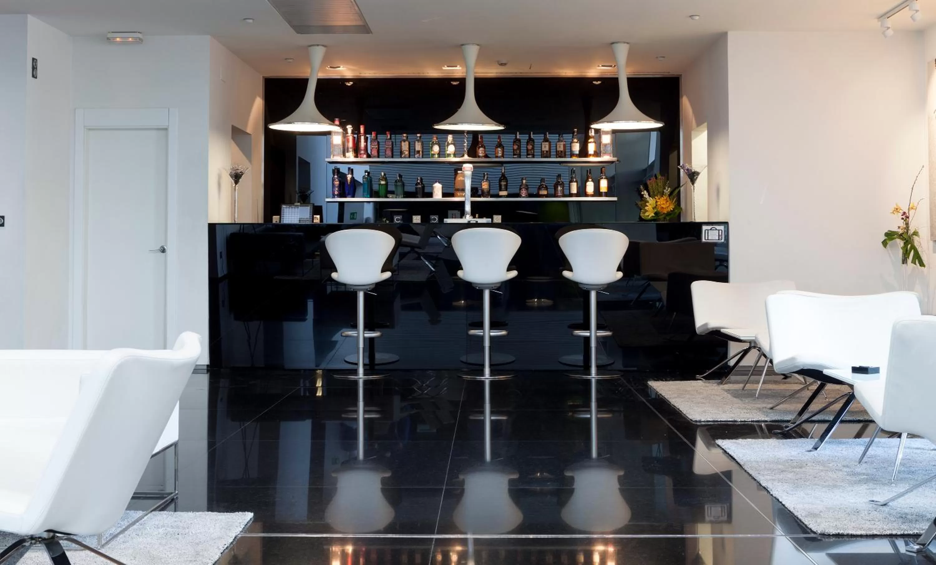 Lounge or bar in Axor Barajas