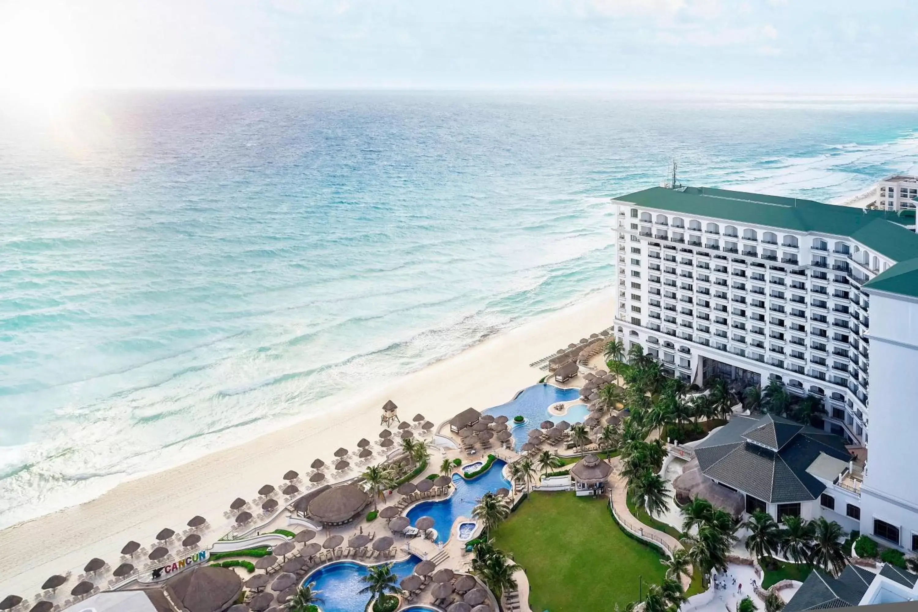 Swimming pool, Bird's-eye View in JW Marriott Cancun Resort & Spa