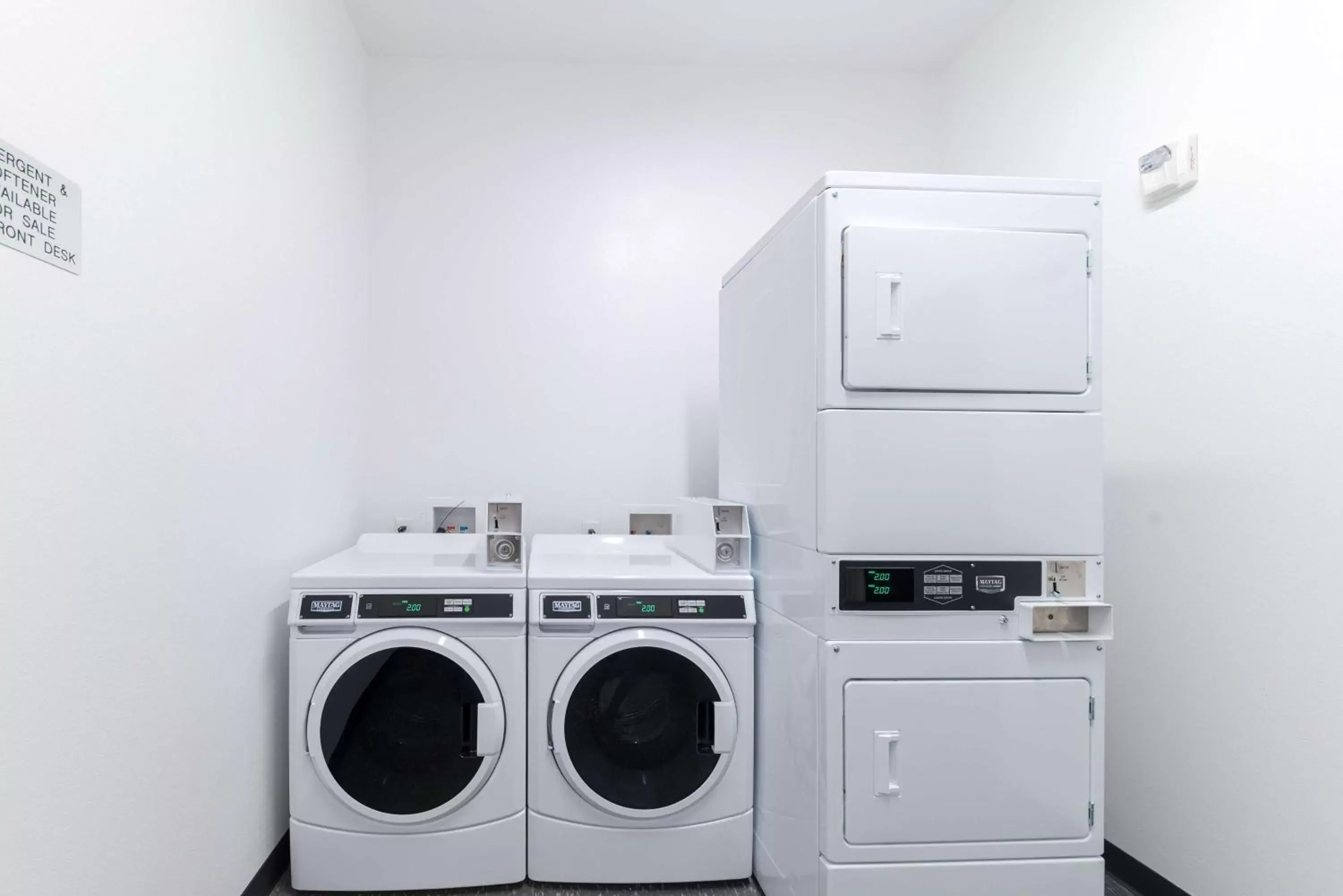 laundry, Kitchen/Kitchenette in Motel 6 Fort Worth, TX - North - Saginaw