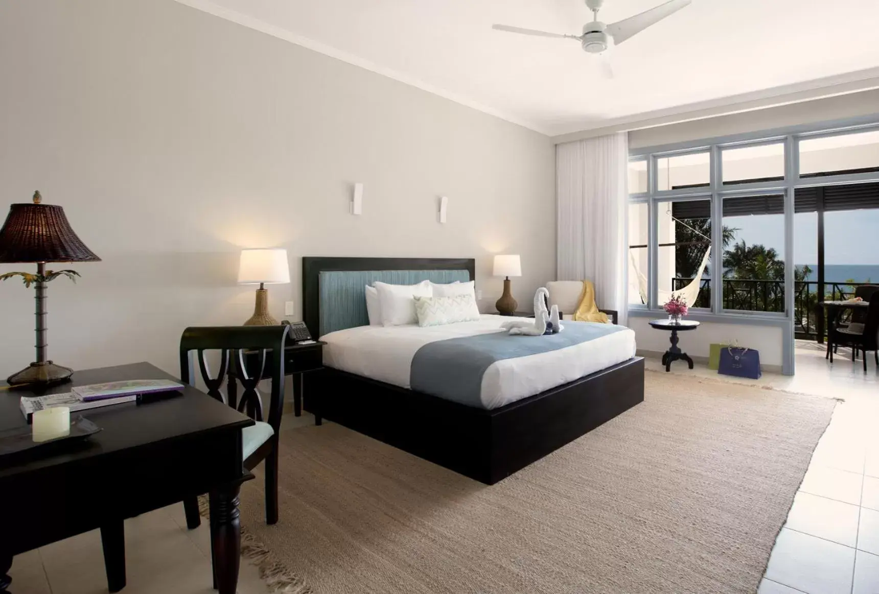 Photo of the whole room, Bed in The Cliff Hotel Photo of the whole room, Bed in The Cliff Hotel