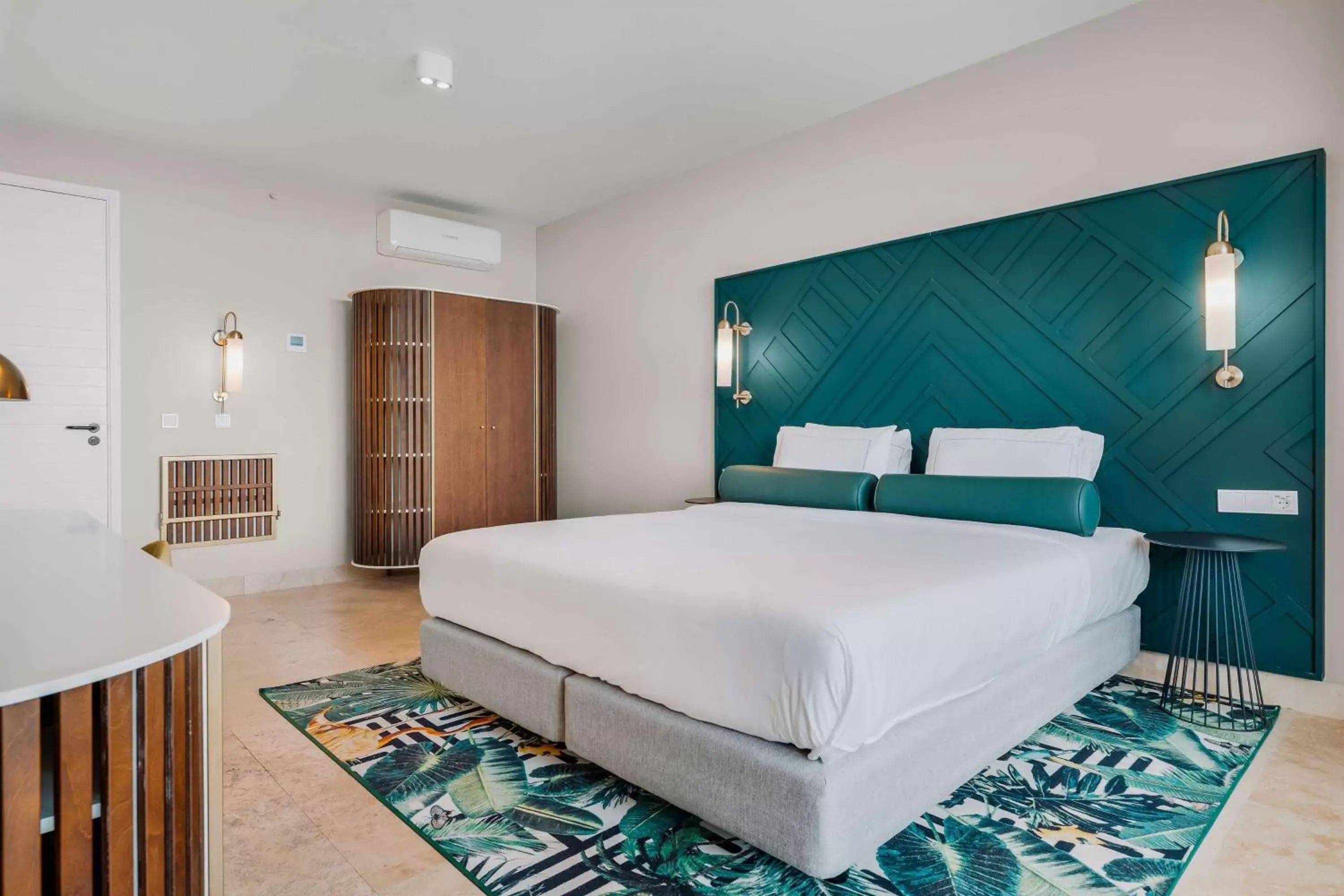 Bed in Mangrove Beach Corendon Curacao All-Inclusive Resort, Curio