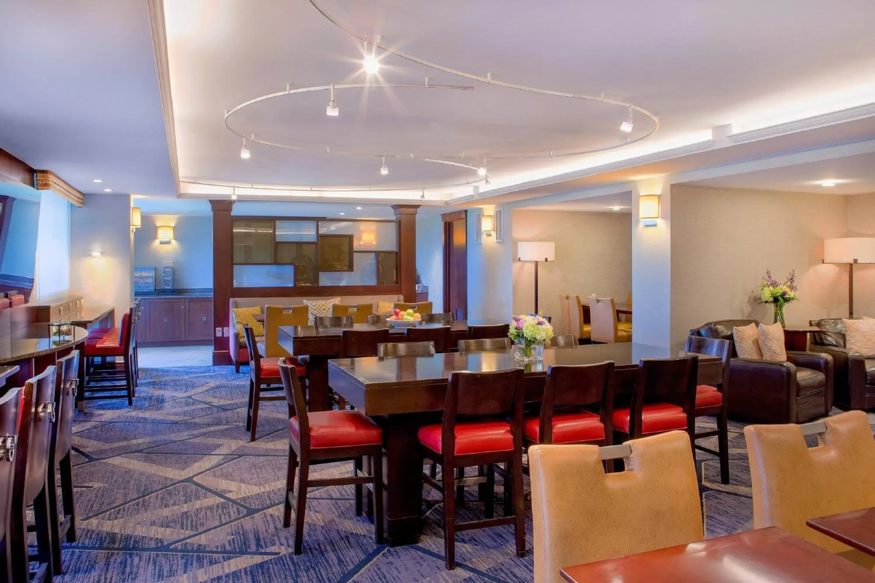 Lounge or bar, Restaurant/Places to Eat in Boston Marriott Burlington