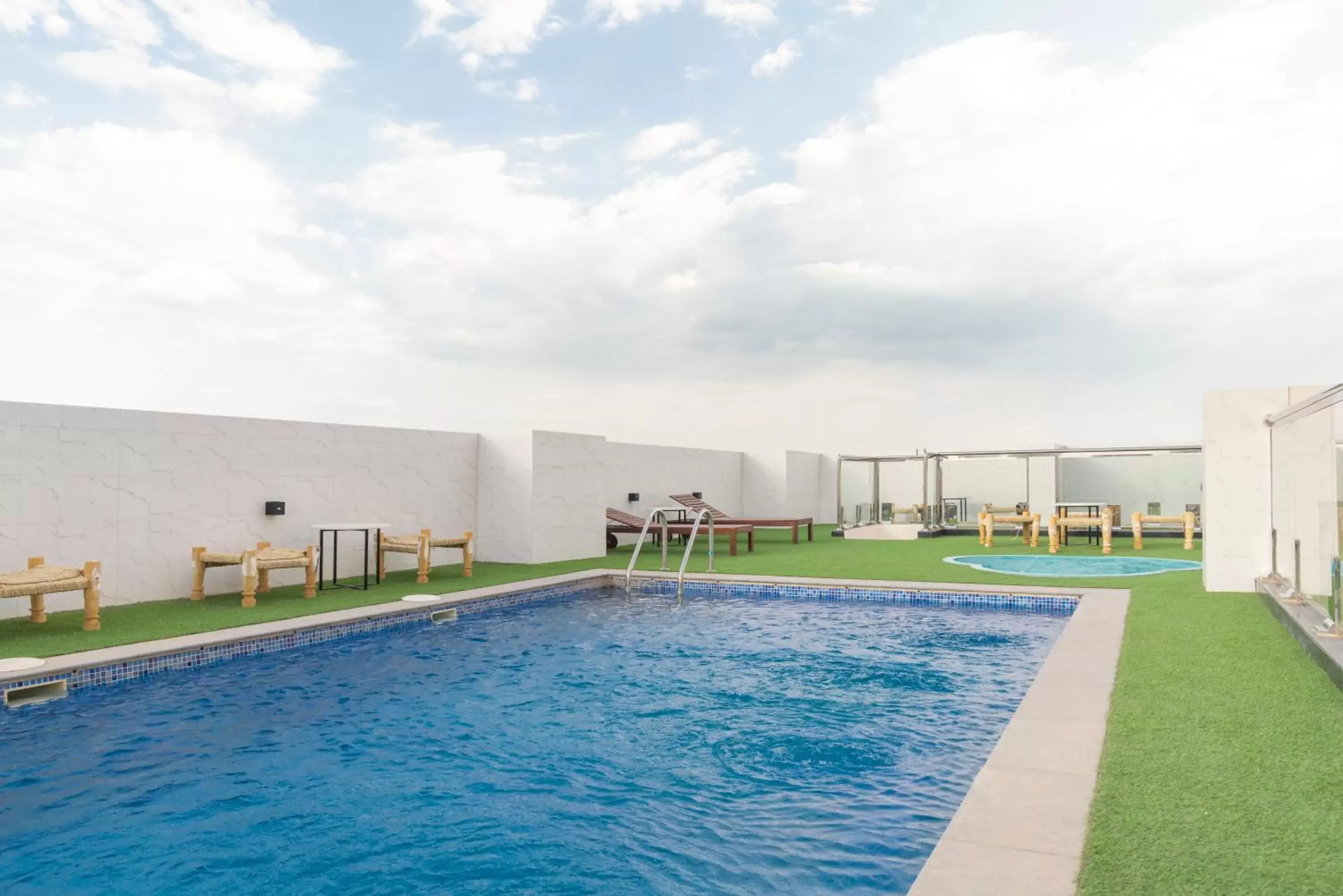 Swimming pool in Dara Qurtubah Hotel Swimming pool in Dara Qurtubah Hotel