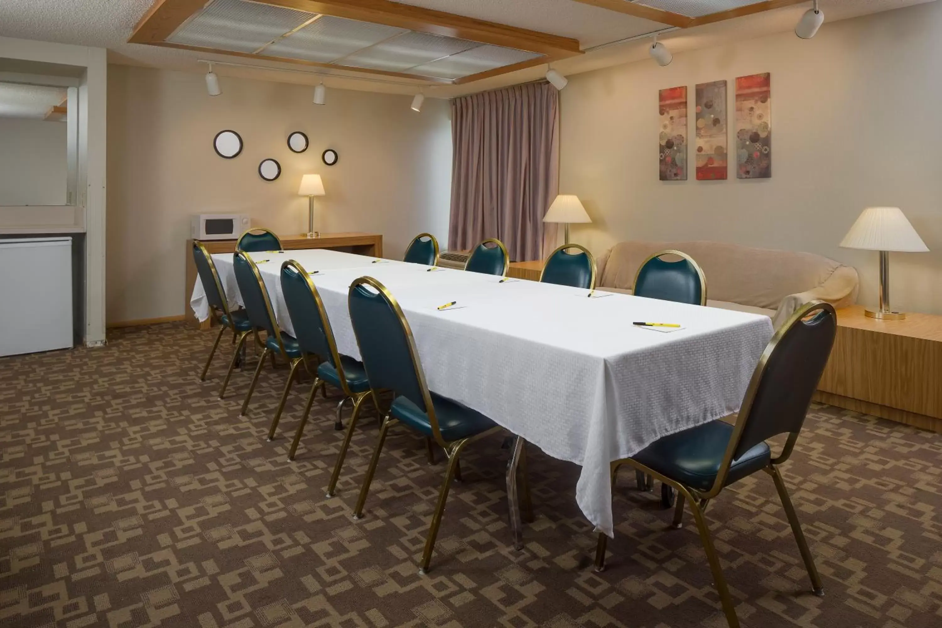 Banquet/Function facilities in Super 8 by Wyndham Menomonie WI