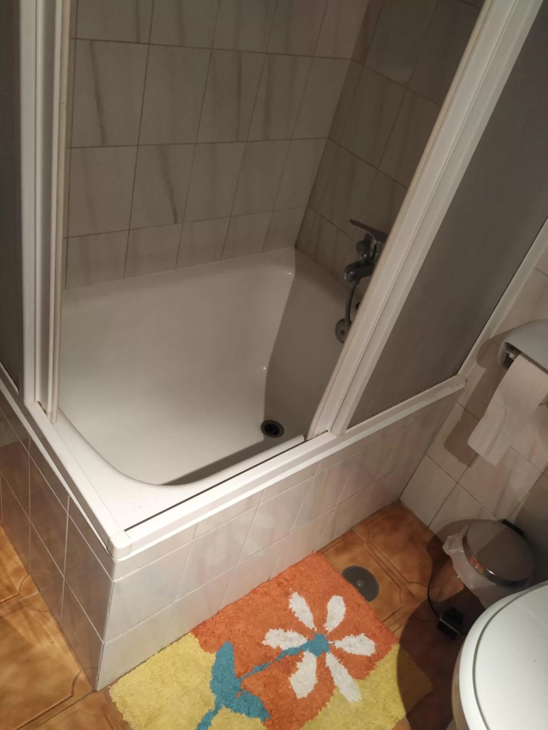 Hostal agripino y Restaurante asiático