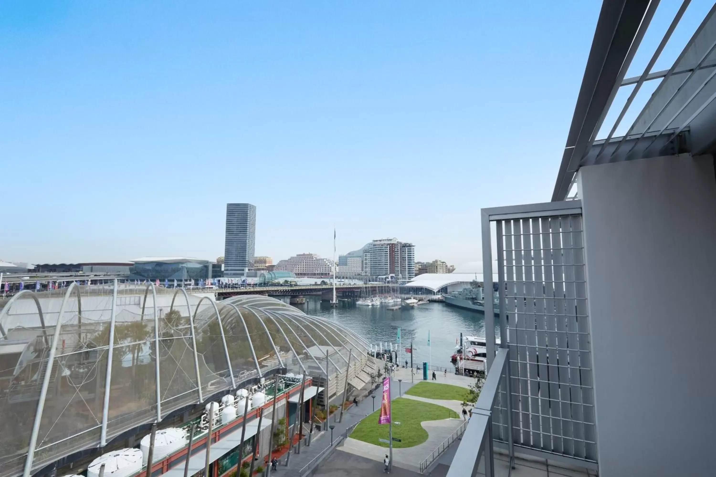 Balcony/Terrace in Adina Apartment Hotel Sydney, Darling Harbour