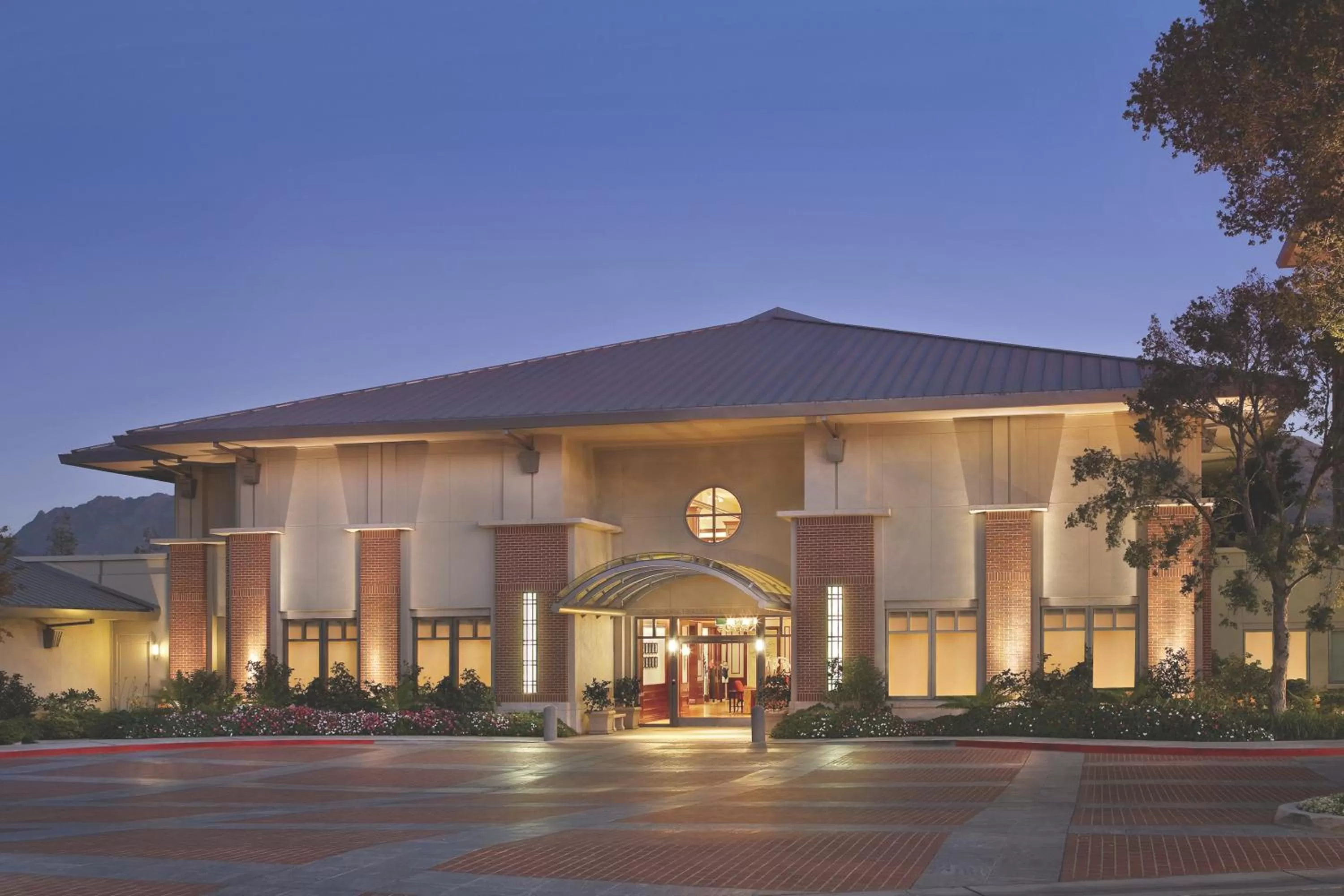 Facade/entrance in Four Seasons Hotel Westlake Village