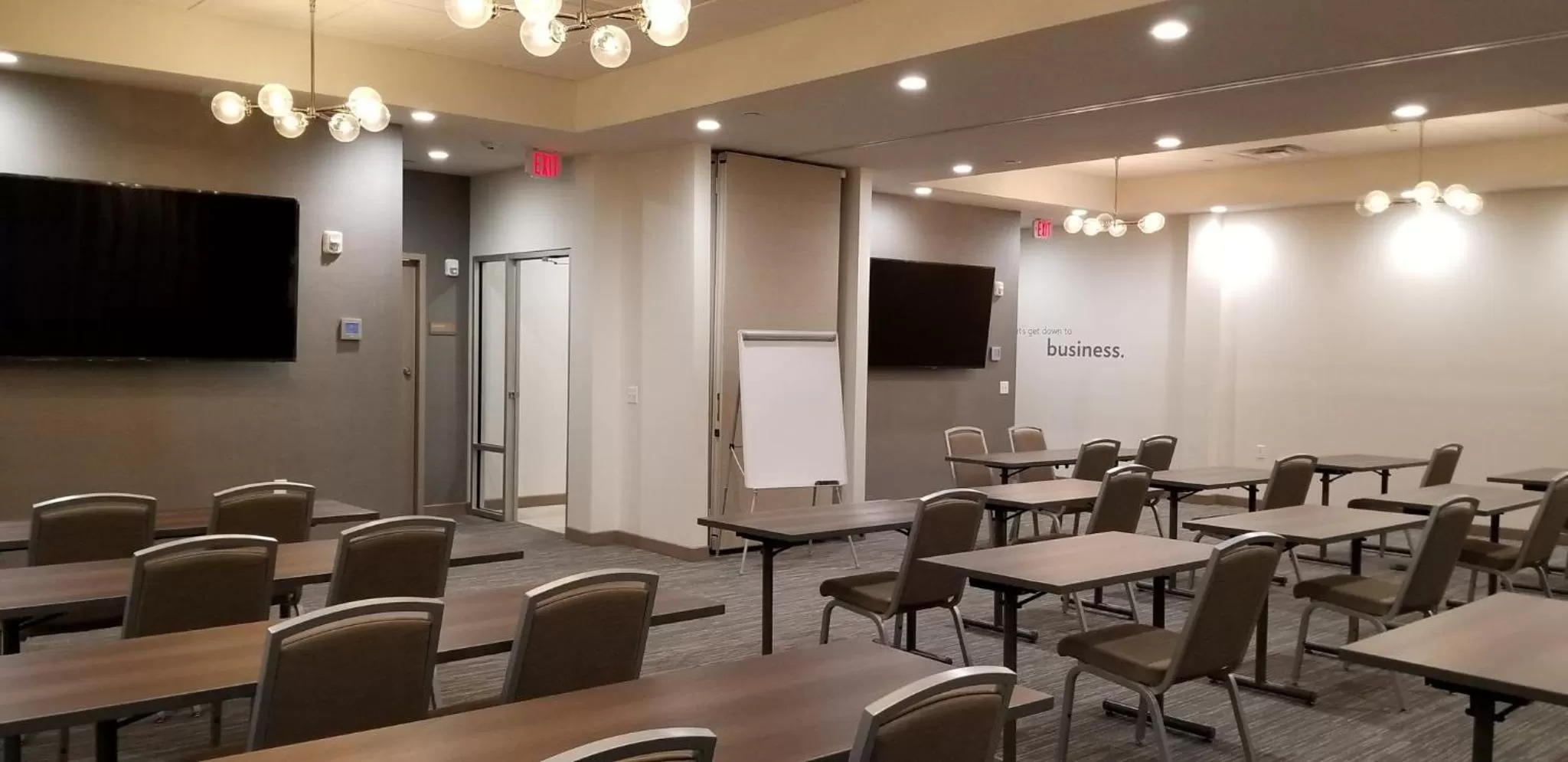 Meeting/conference room in EVEN Hotel Eugene by IHG