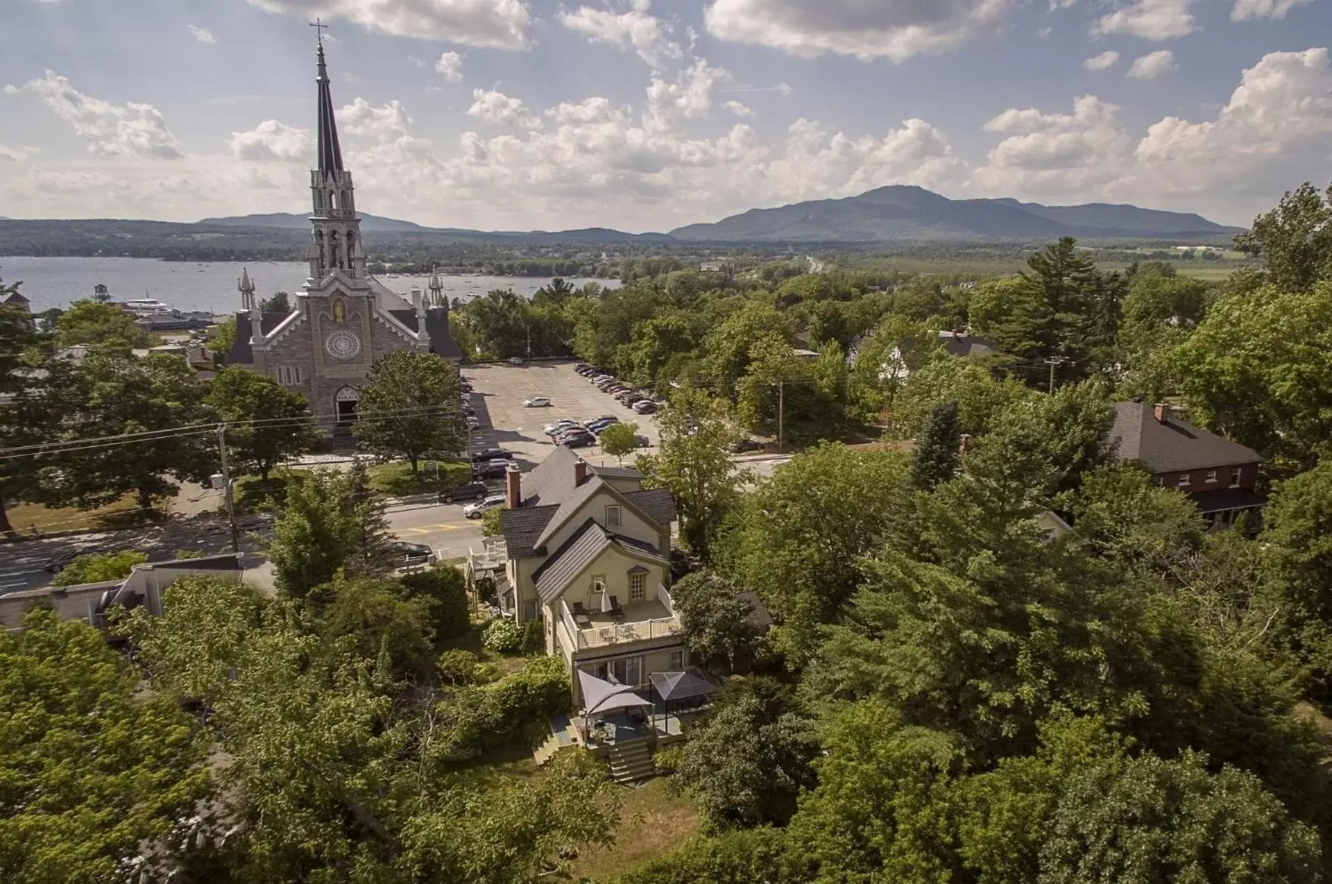 Bird's eye view, Bird's-eye View in La Belle Victorienne