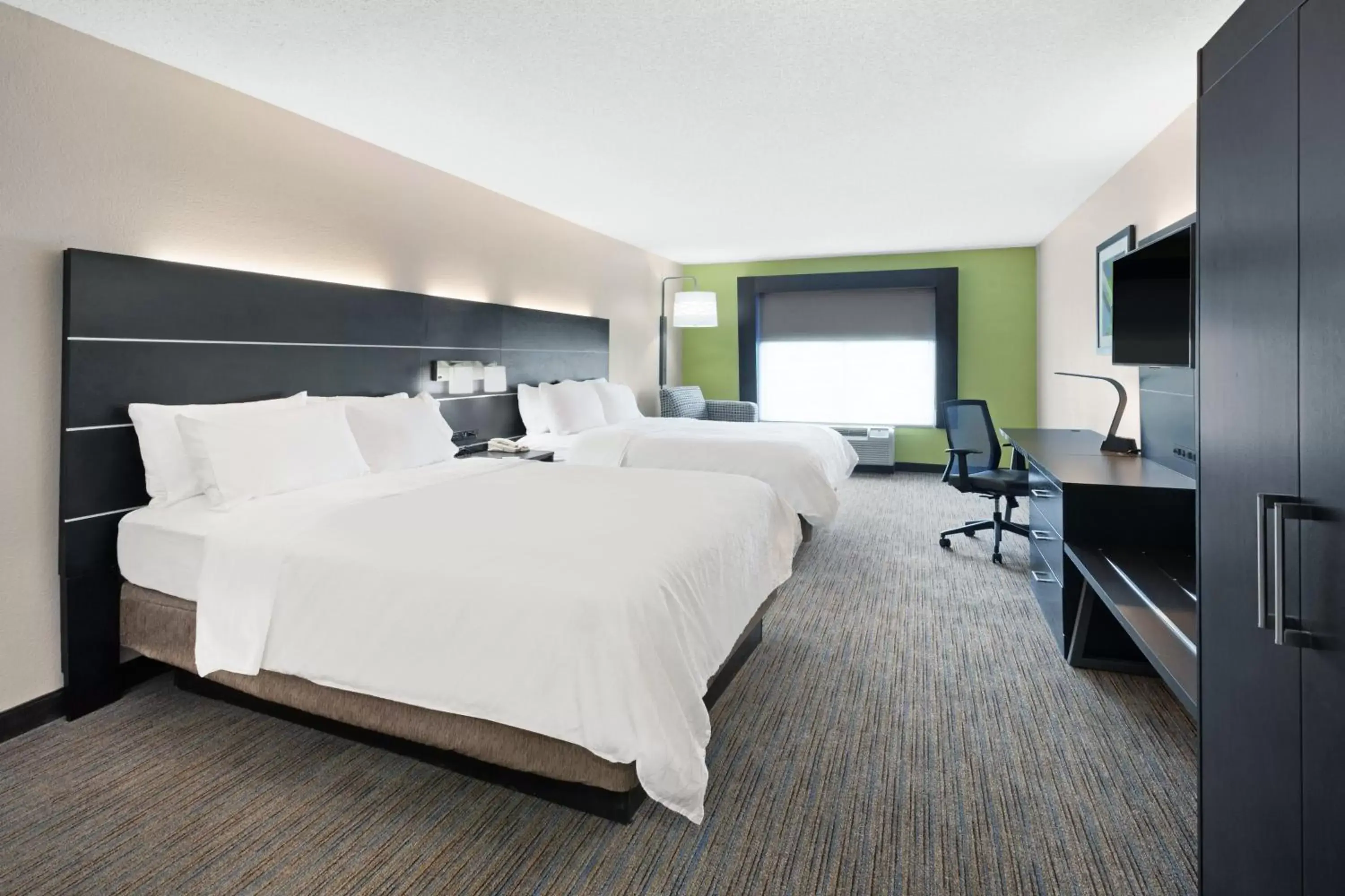 Photo of the whole room, Bed in Holiday Inn Express & Suites Culpeper by IHG Photo of the whole room, Bed in Holiday Inn Express & Suites Culpeper by IHG