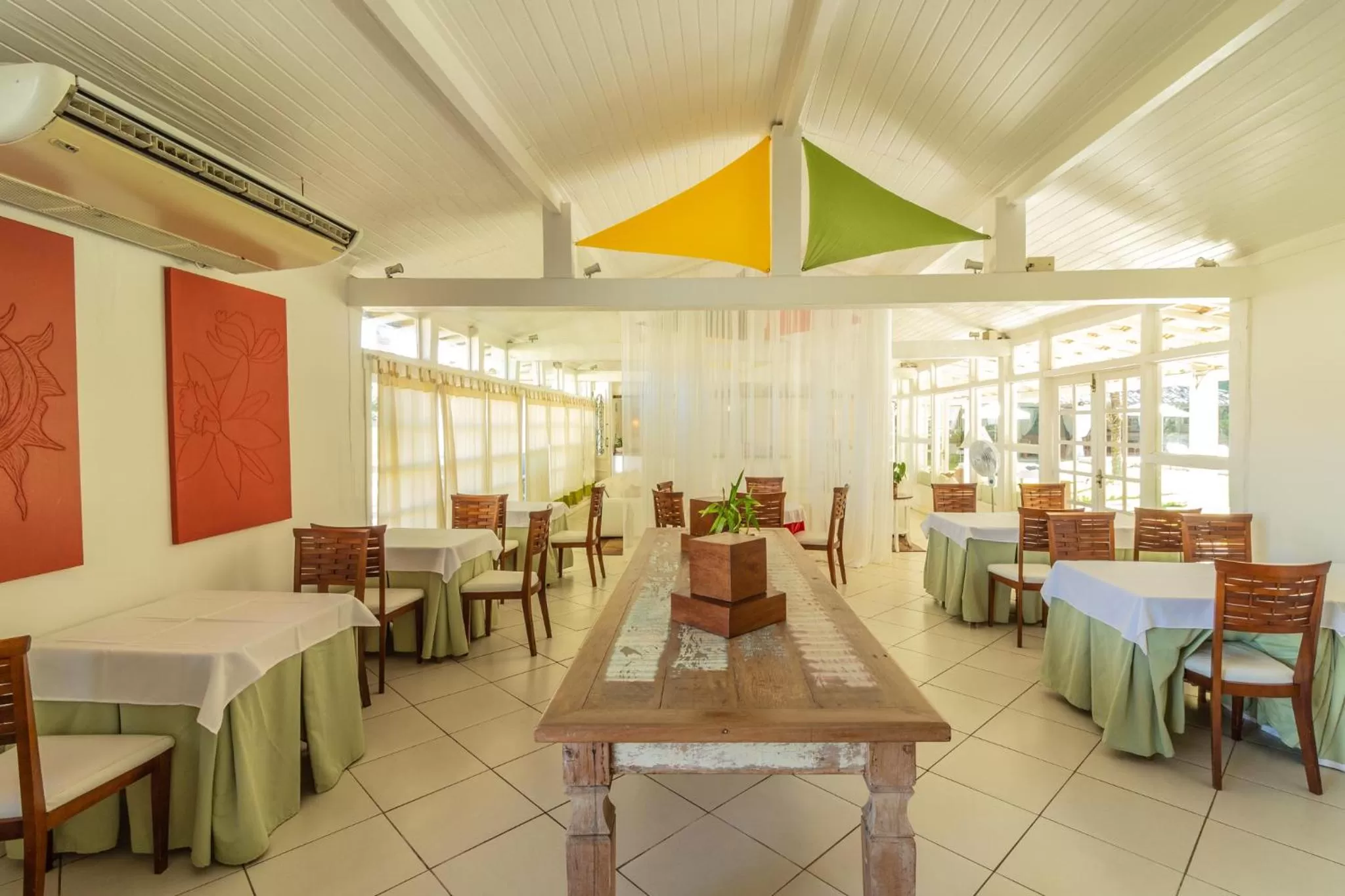 Buffet breakfast in Pousada Bucaneiro