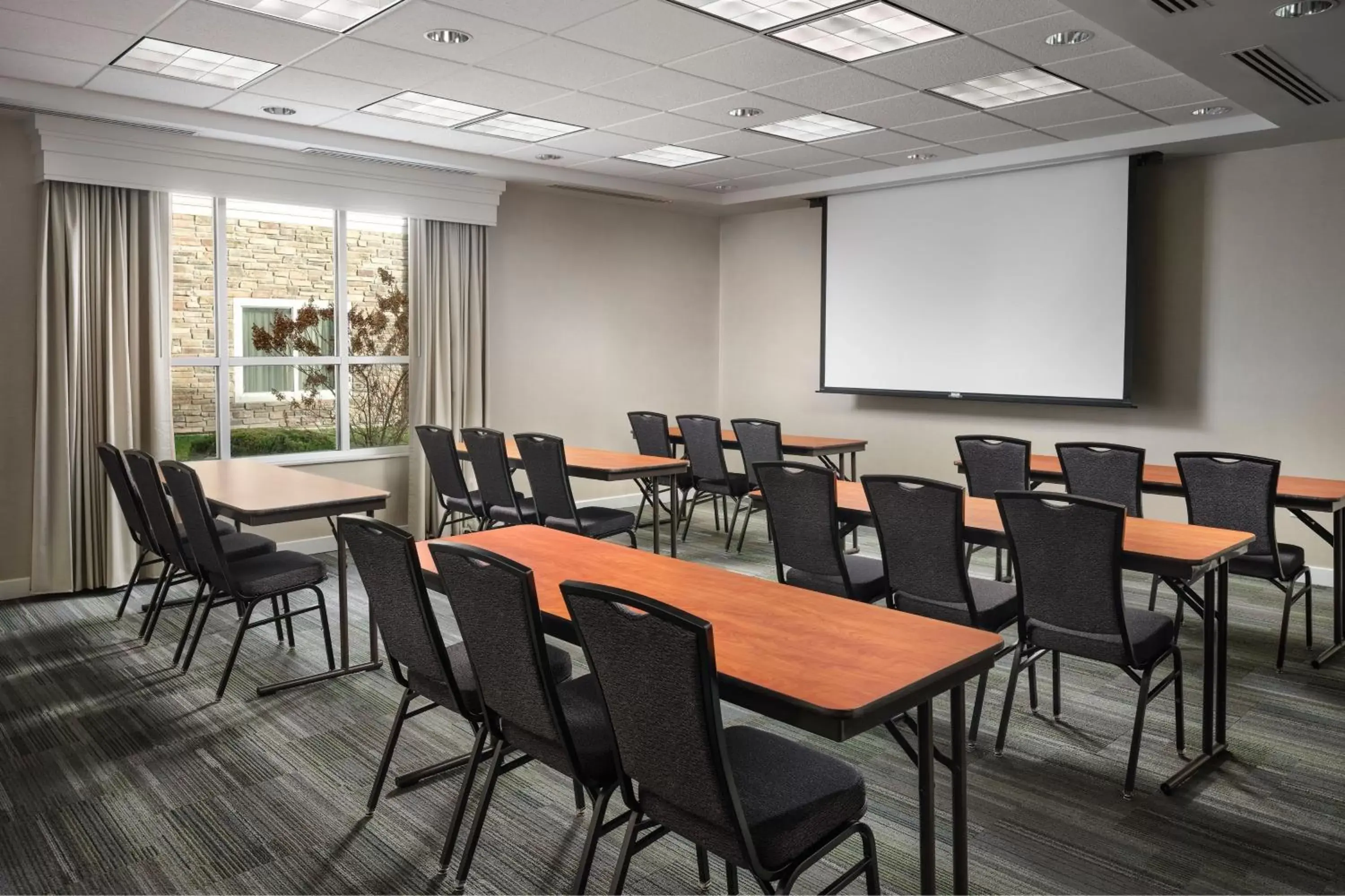 Meeting/conference room in Residence Inn by Marriott Grand Rapids Airport