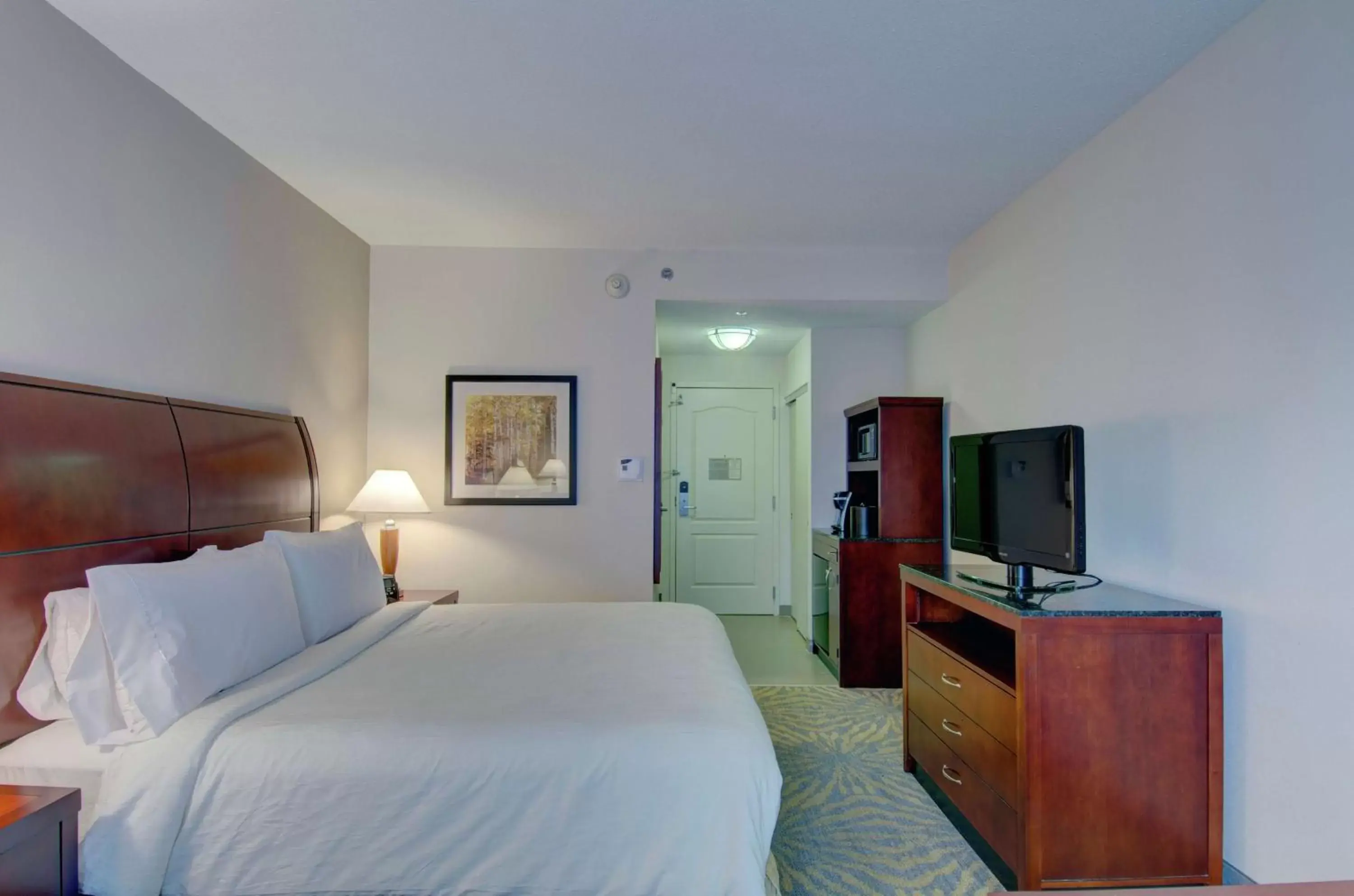 Bedroom, Bed in Hilton Garden Inn Norwalk