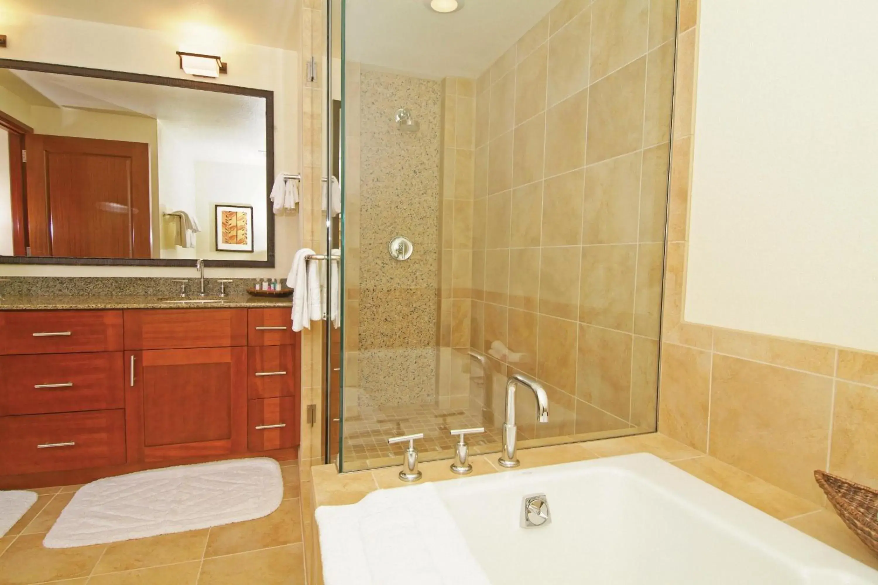 Bathroom in Marriott's Kauai Lagoons - Kalanipu'u