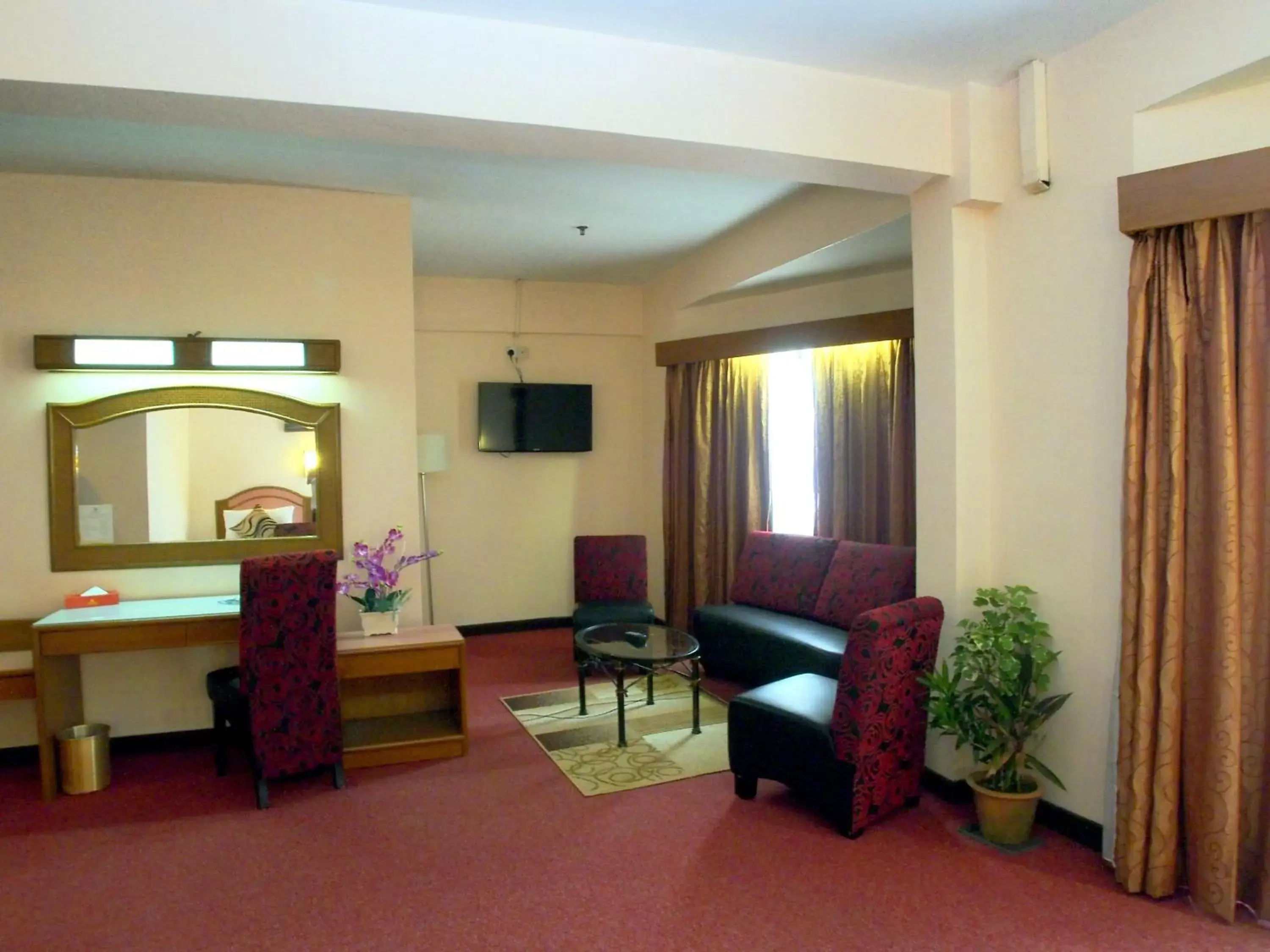 Dining area, Lobby/Reception in Hotel Grand Continental Langkawi