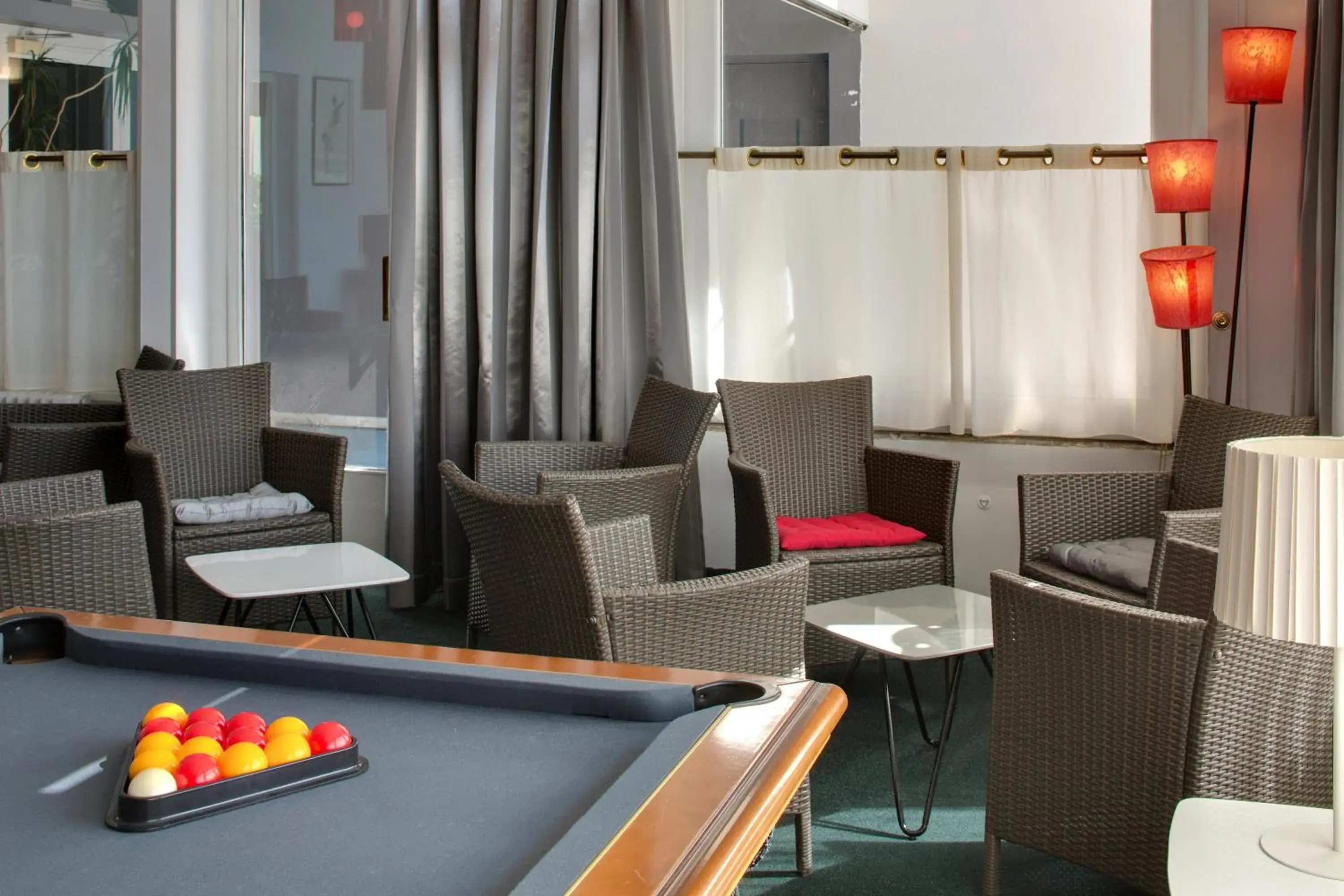 Billiard, Billiards in The Originals Boutique, Hotel Le Pariou, Issoire (Qualys-Hotel)