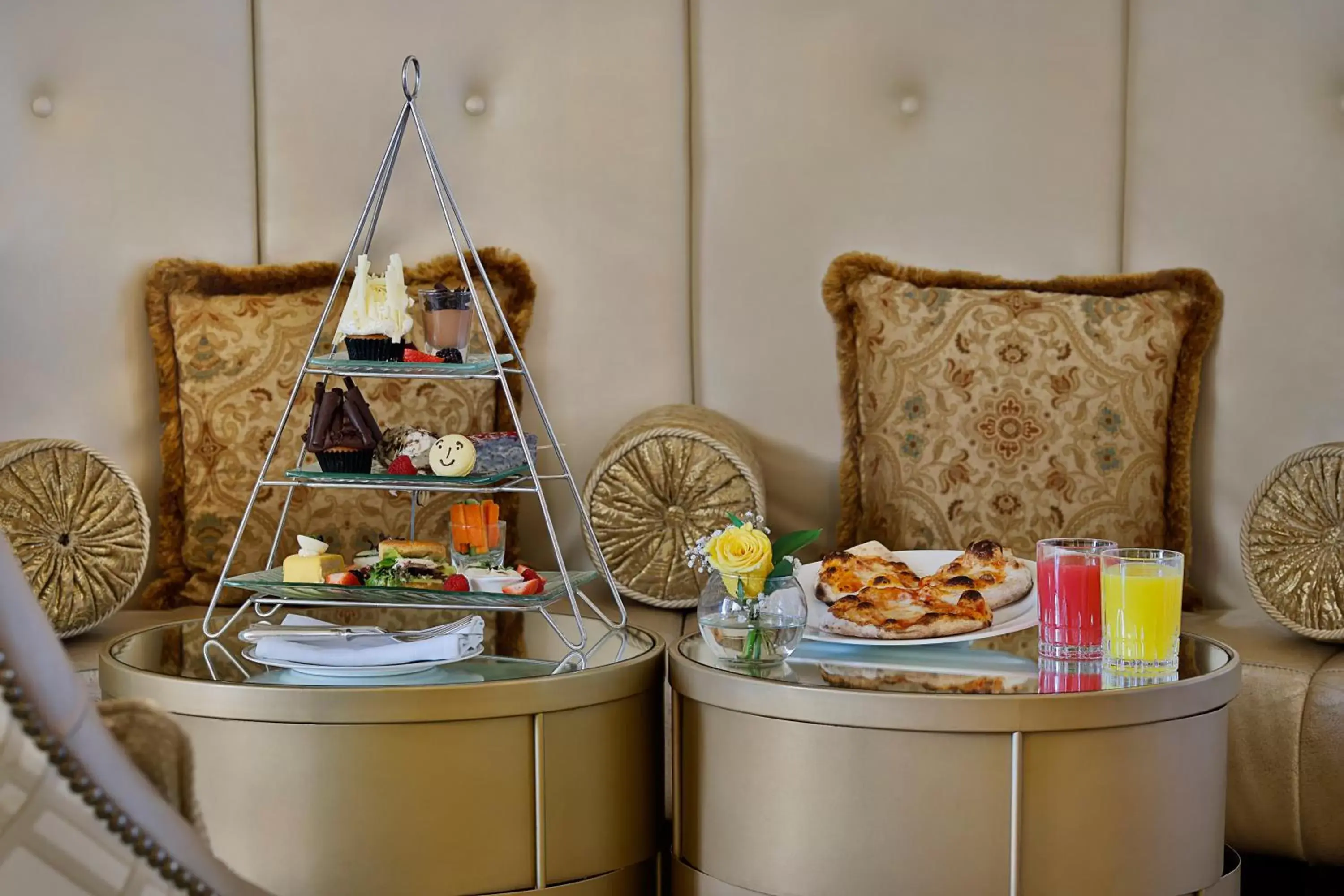 Restaurant/places to eat, Food in The St. Regis Abu Dhabi