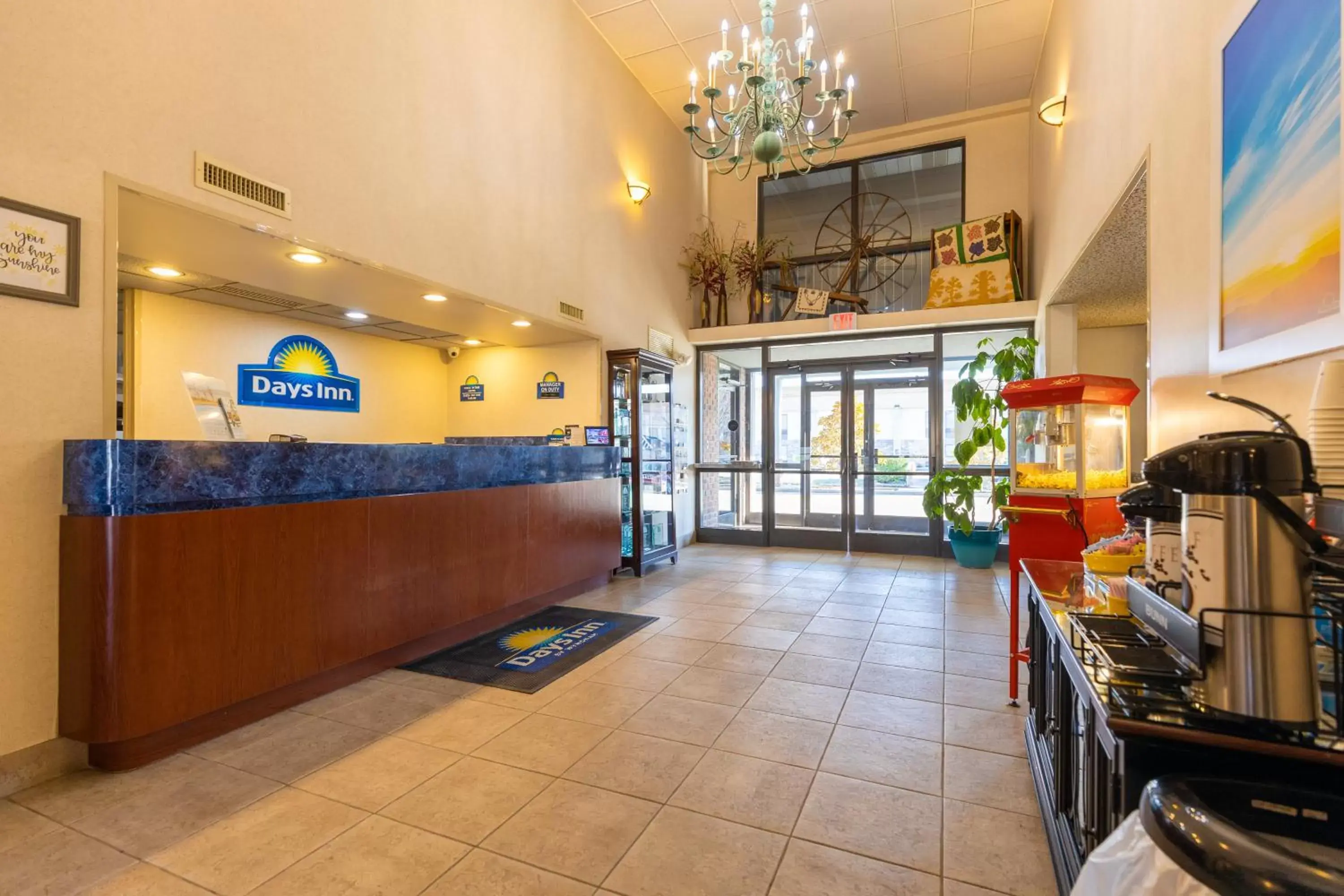 Lobby or reception, Lobby/Reception in Days Inn by Wyndham Kuttawa/Eddyville