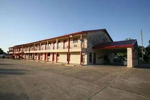 Property building in Americas Best Value Inn - Edna Property building in Americas Best Value Inn - Edna