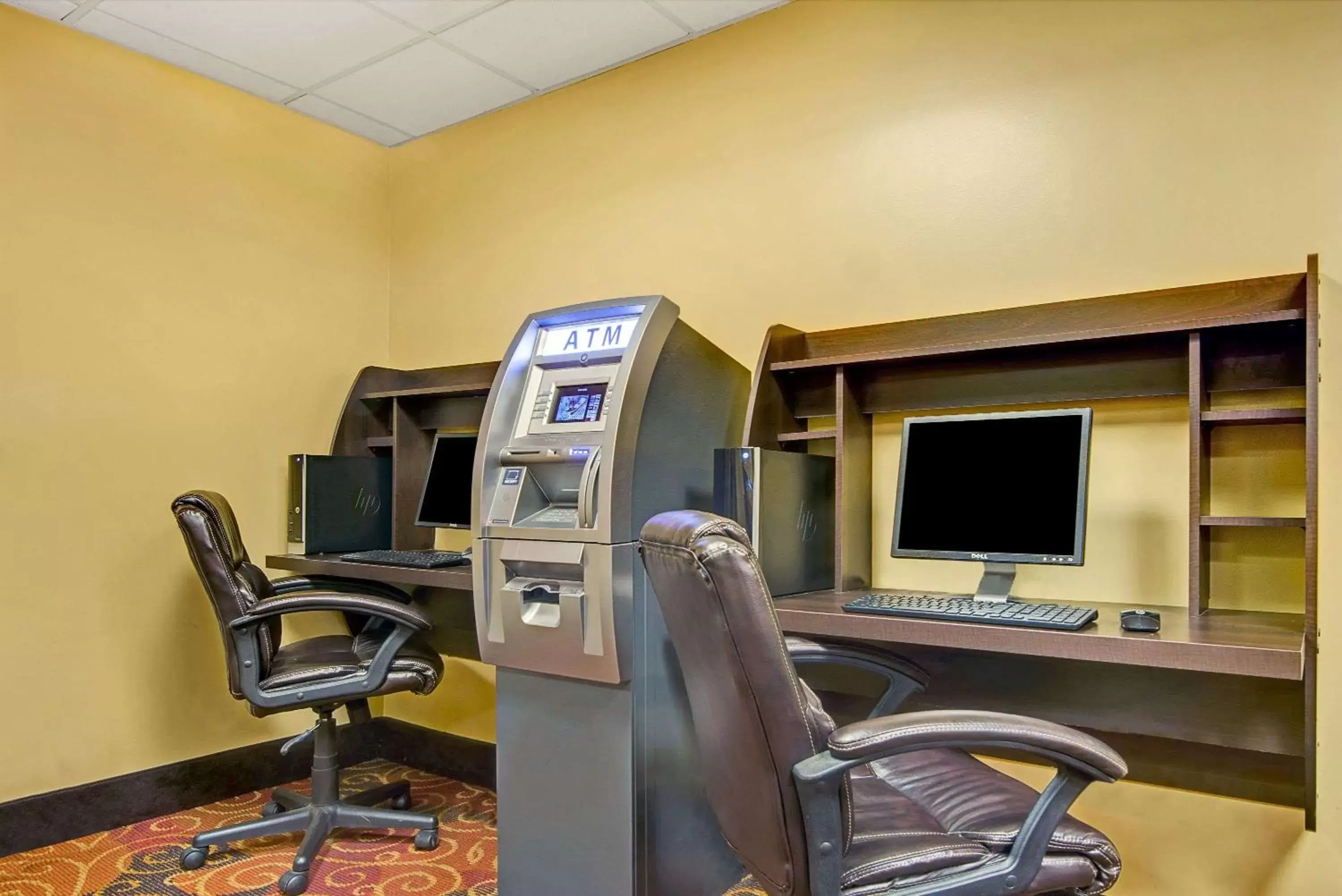 Business facilities, Business Area/Conference Room in Super 8 by Wyndham Stamford/New York City Area