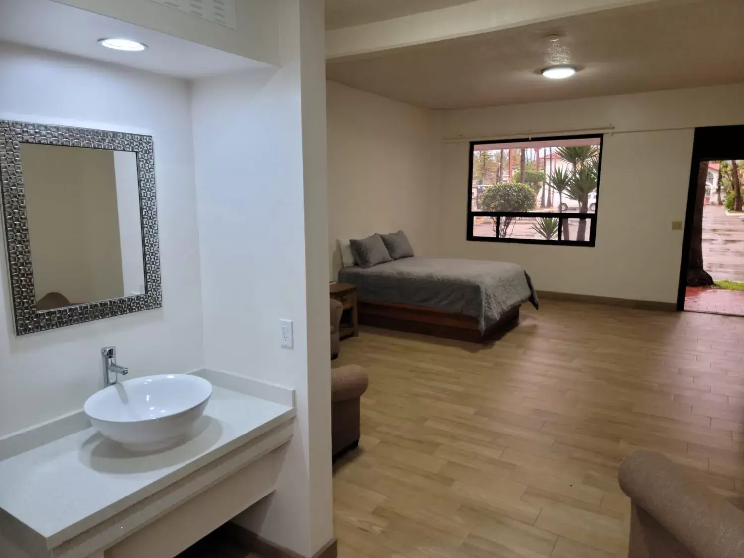 Living room, Bathroom in Hotel Paraiso Las Palmas