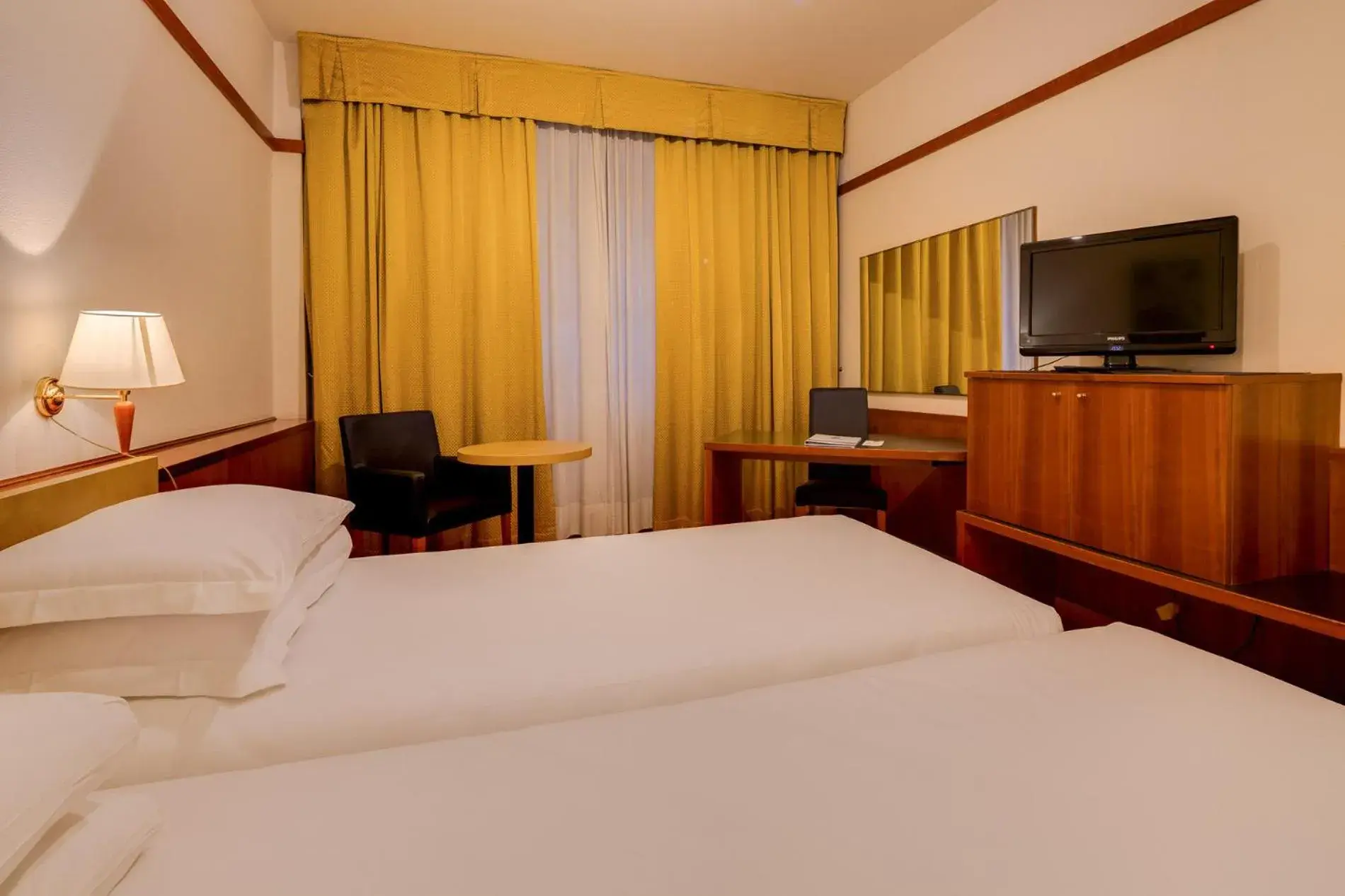 Photo of the whole room, Bed in Best Western City Hotel