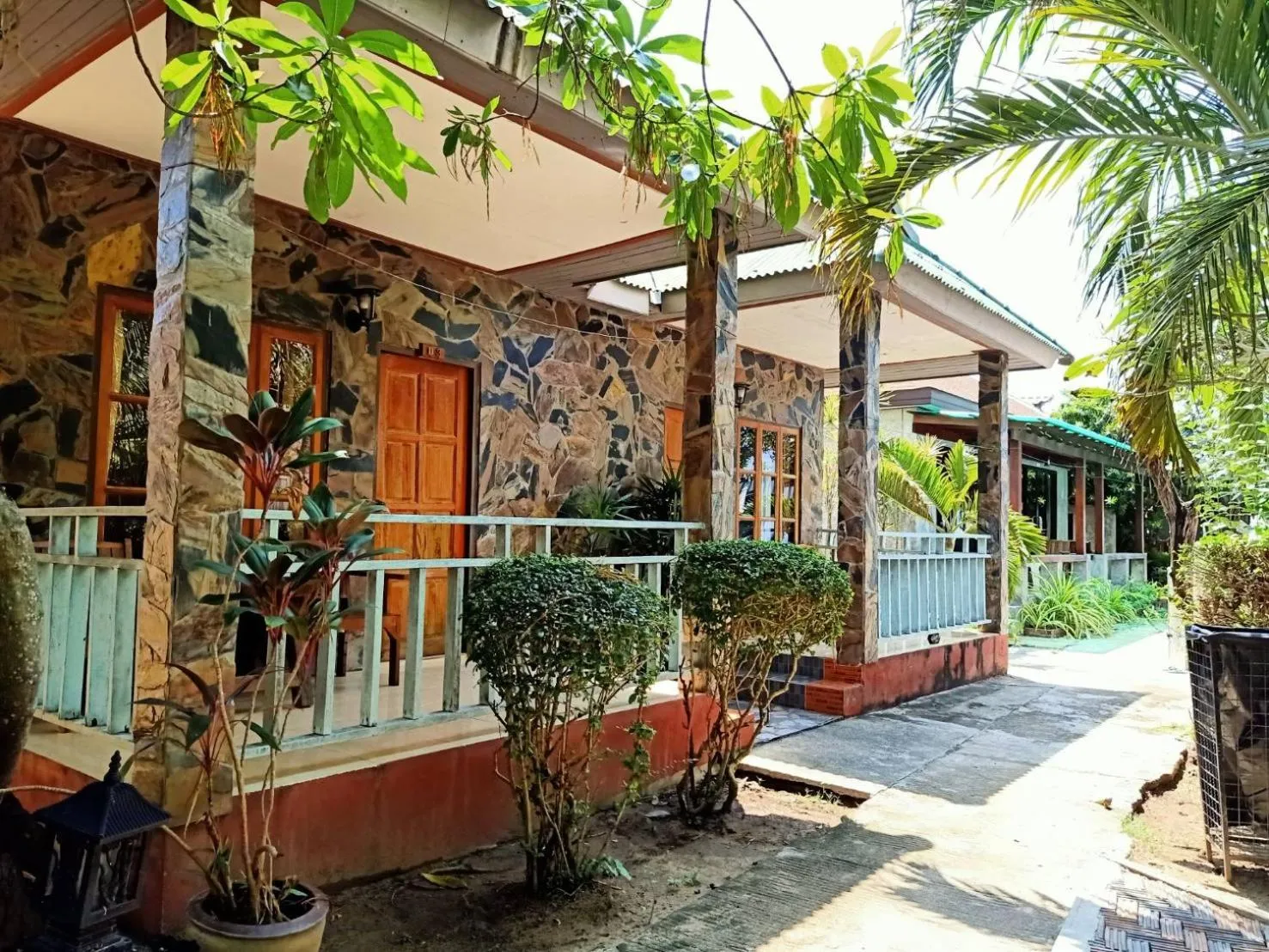 Property building in Lanta Riviera Beach Resort