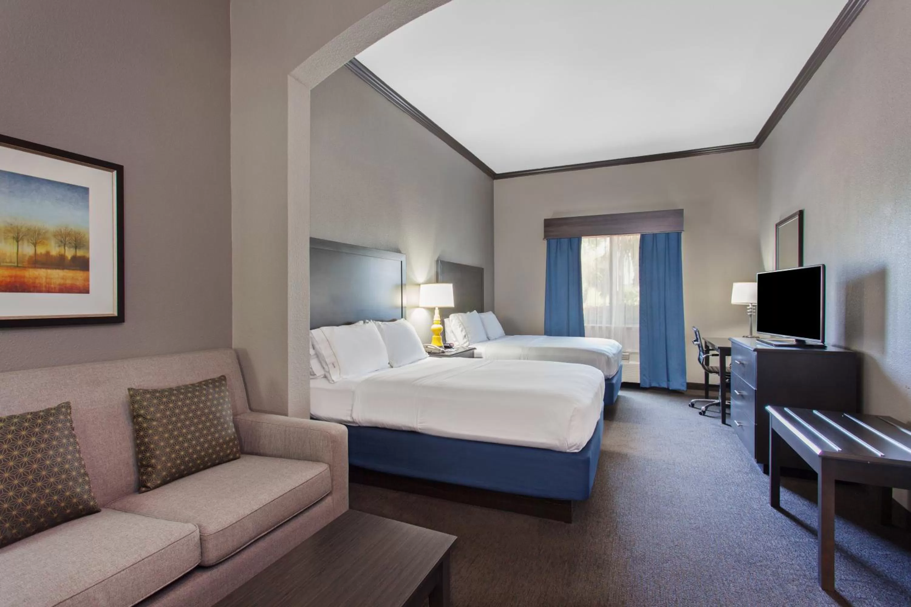 Bedroom, Bed in Holiday Inn Express & Suites Wharton by IHG
