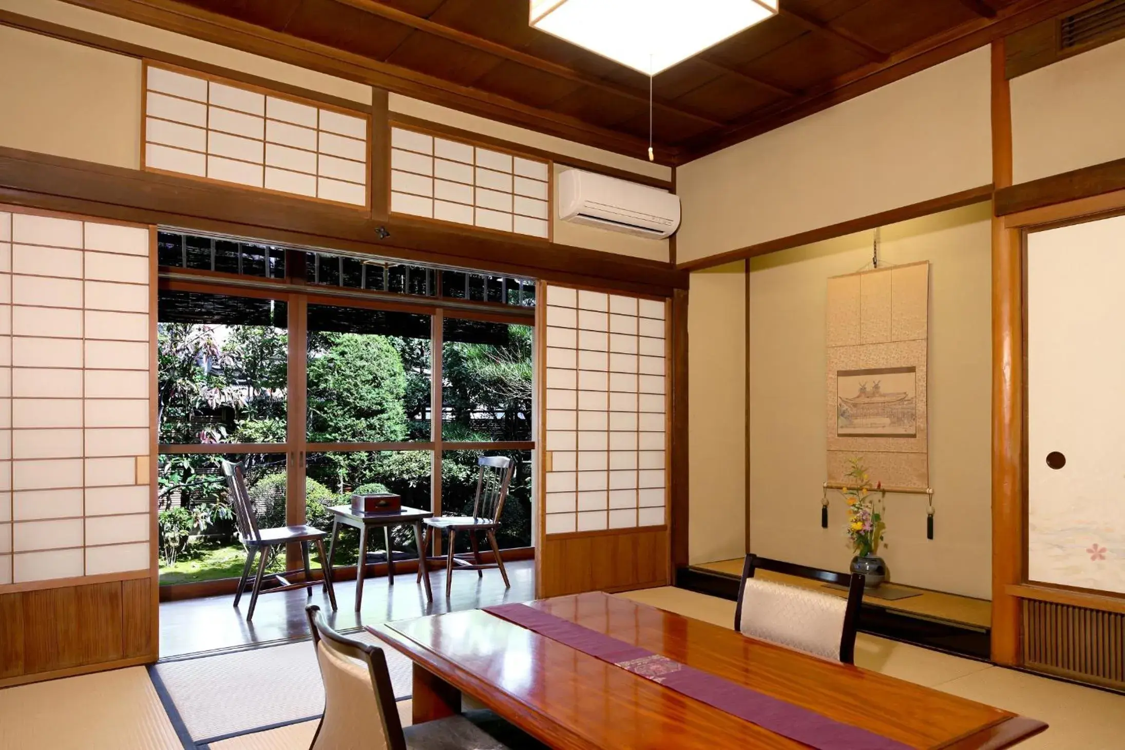 Photo of the whole room in Ryori Ryokan Tsurugata Hotel