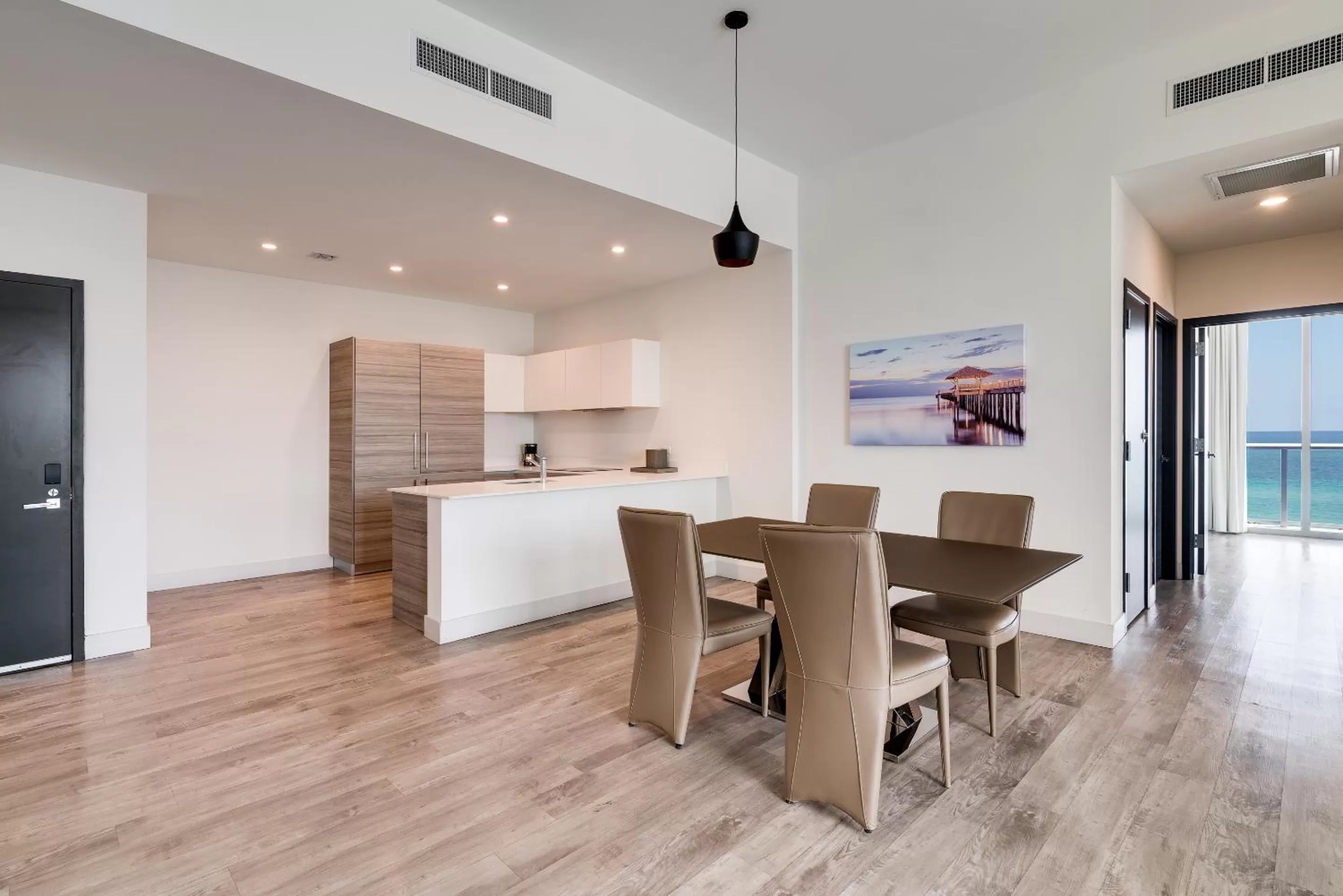 Kitchen or kitchenette in Costa Hollywood Beach Resort - An All Suite Hotel