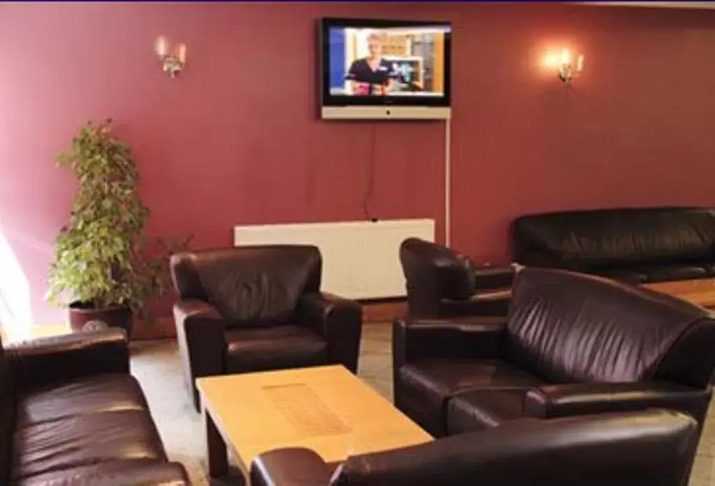 Lounge or bar, Seating Area in Parkside International Hotel