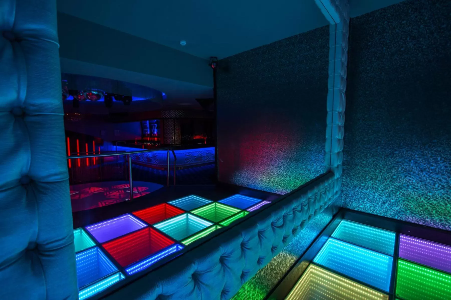 Area and facilities in The Commercial Hotel