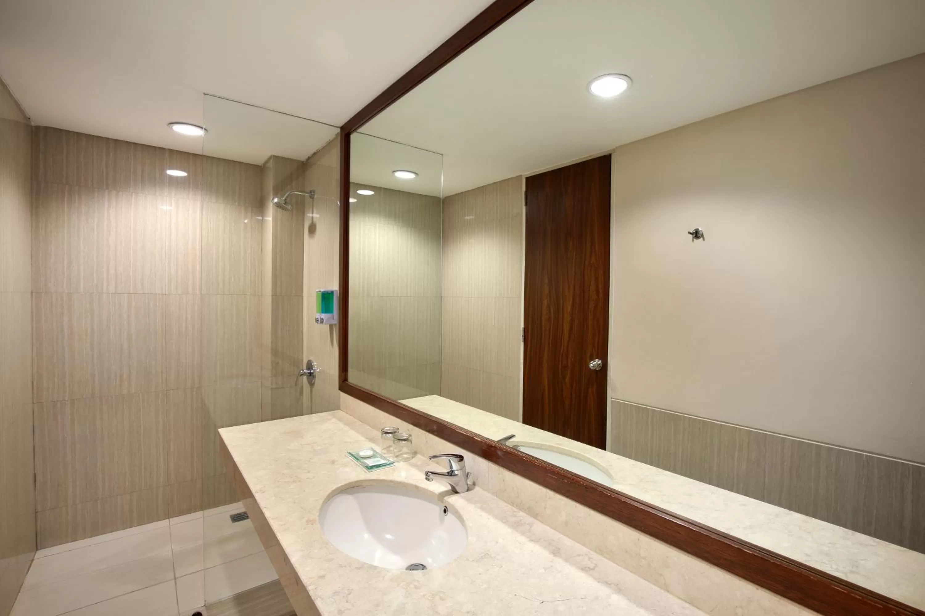 Bathroom in Hotel Terrace at Kuta