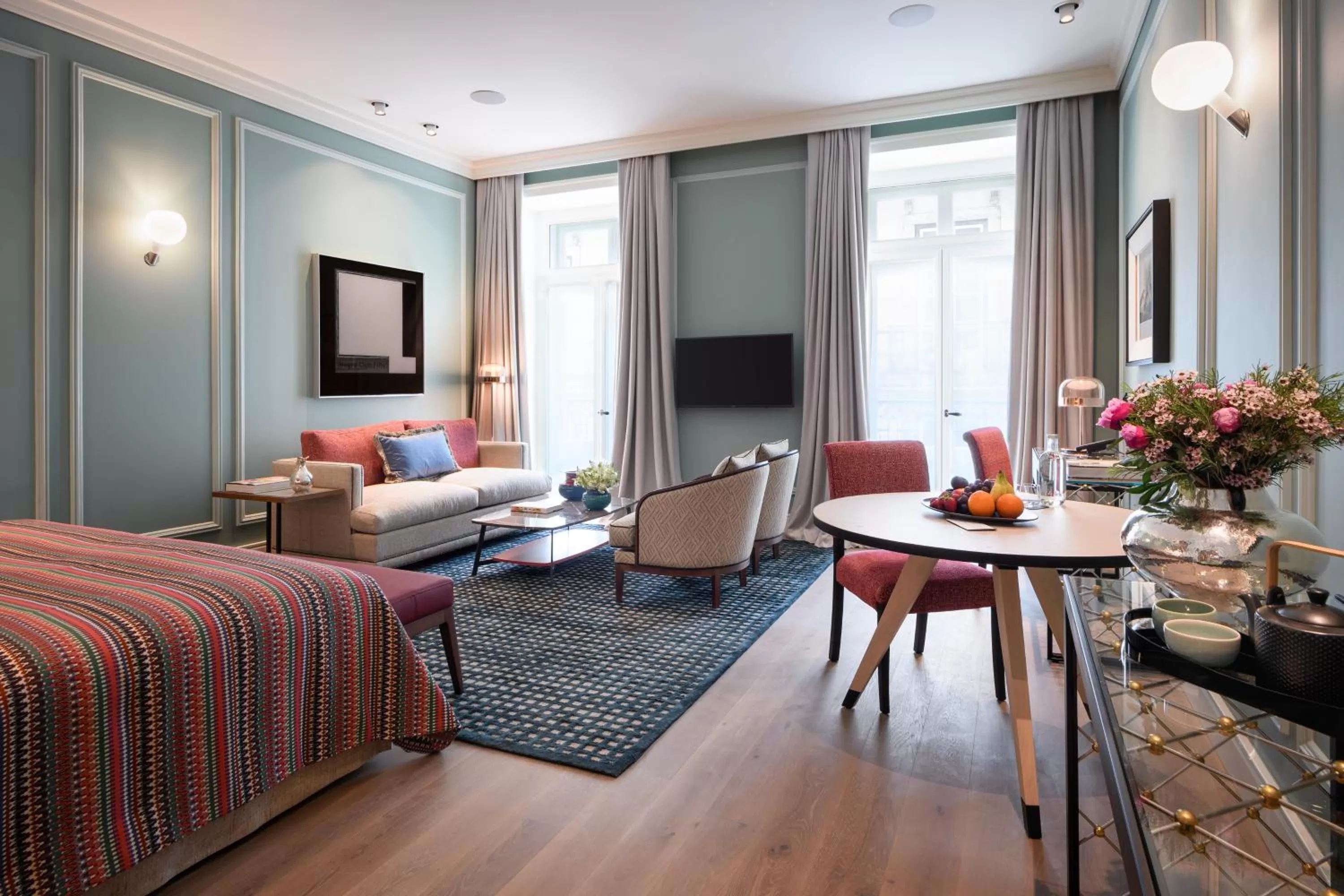 Seating area, Bed in Bairro Alto Hotel