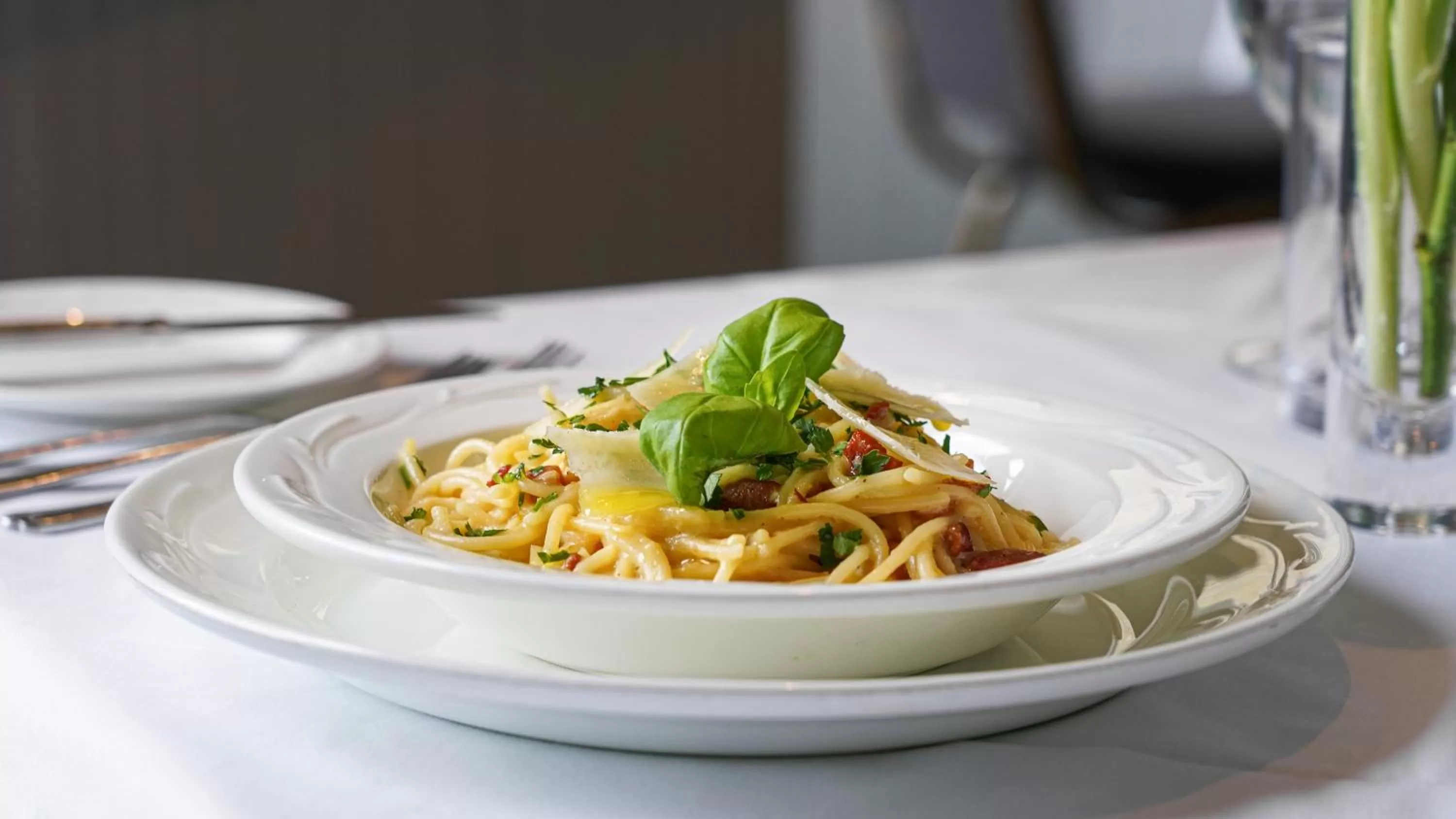 Restaurant/places to eat in Bourne Hall Country Hotel