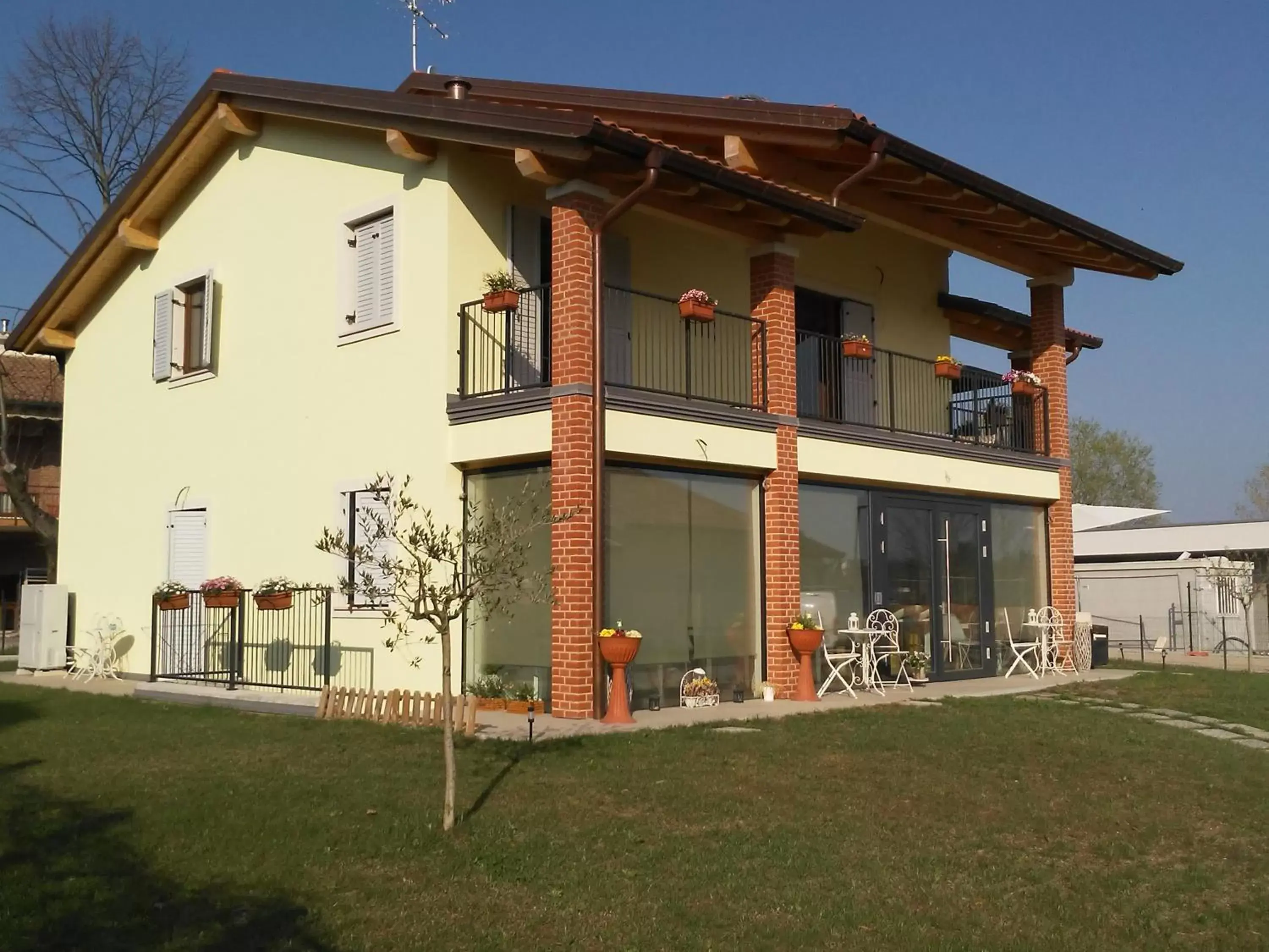 Property Building in Stella del Garda