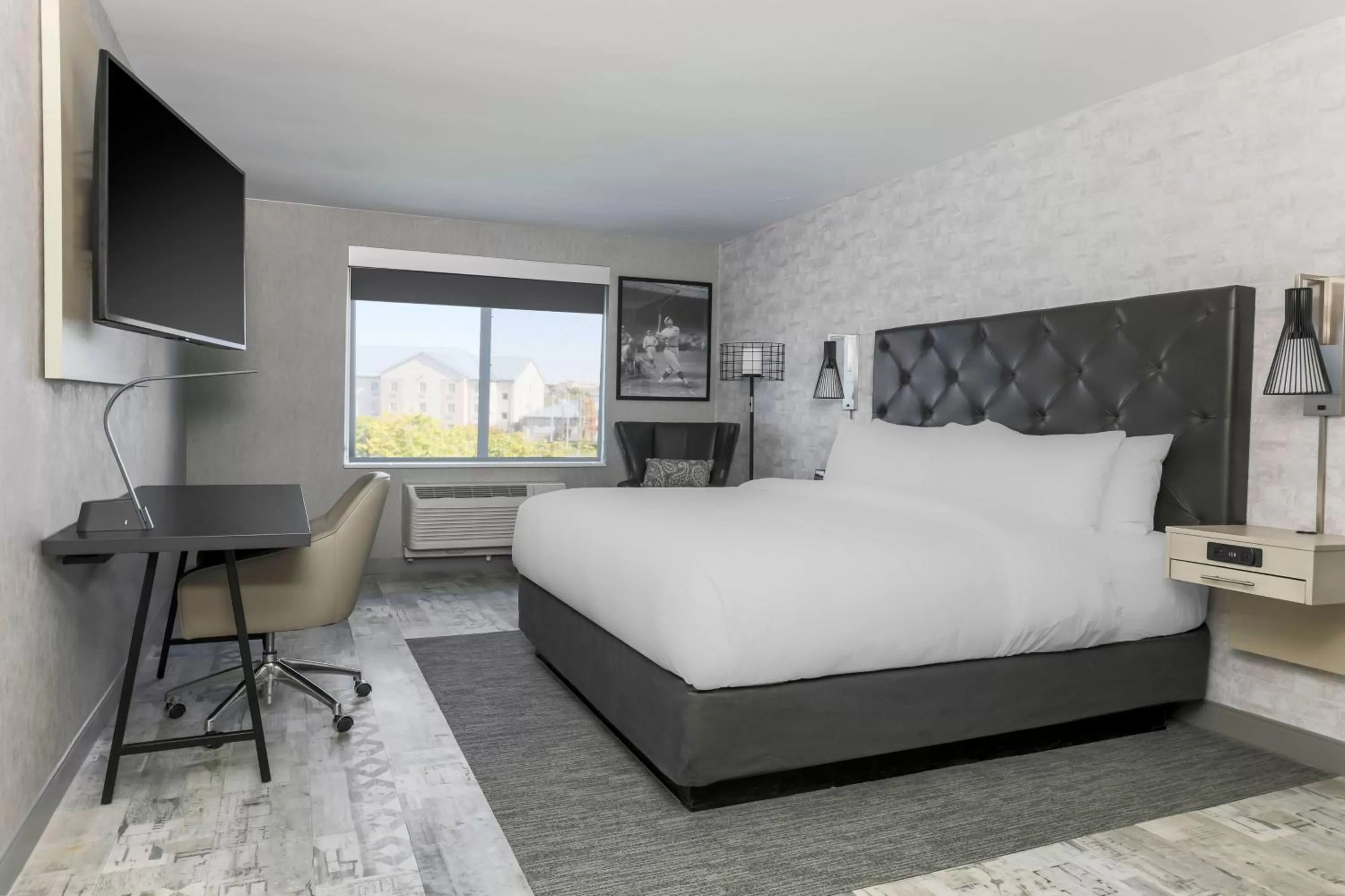 Photo of the whole room, Bed in Four Points by Sheraton Amarillo Central