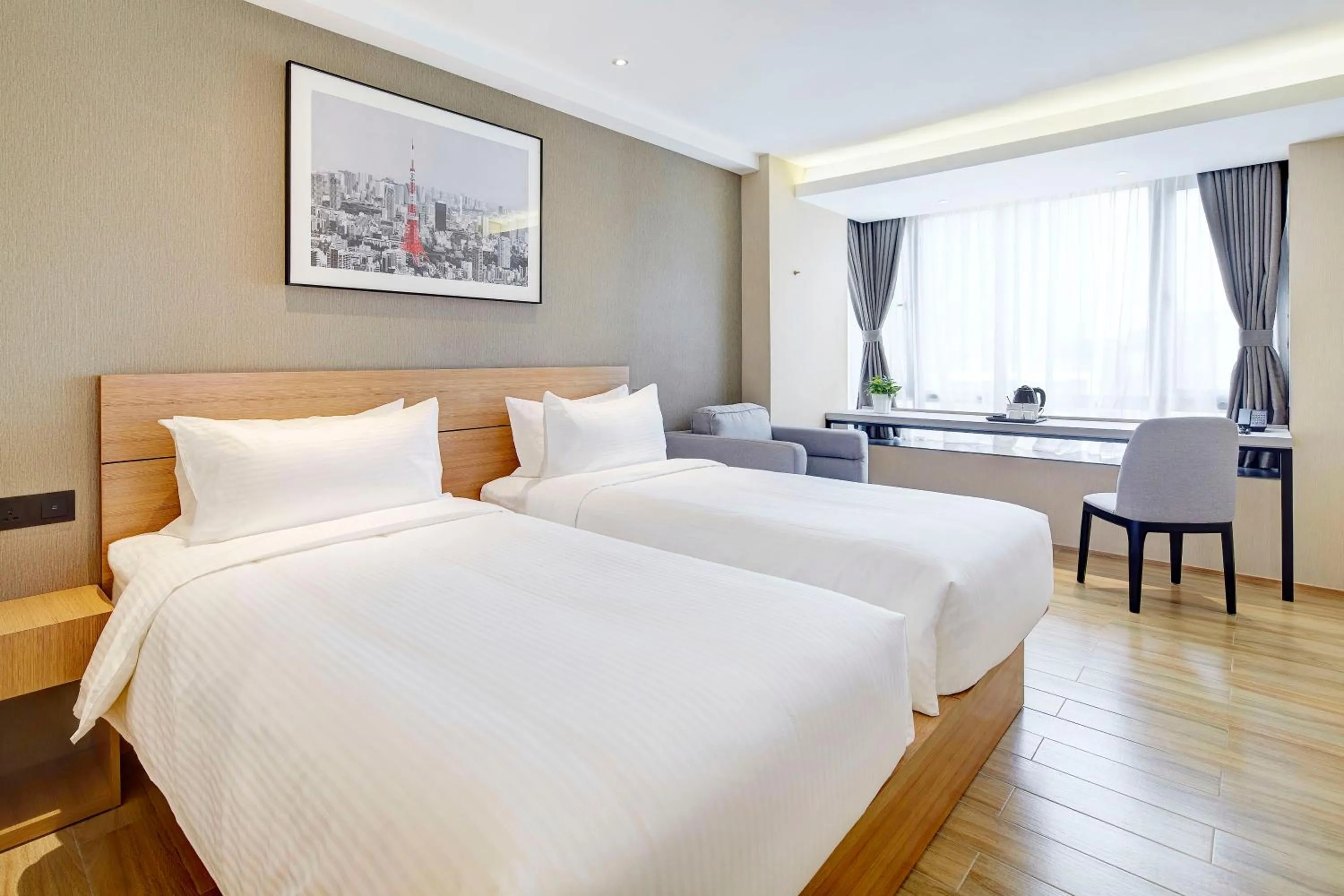 Photo of the whole room, Bed in Bridal Tea House Hotel