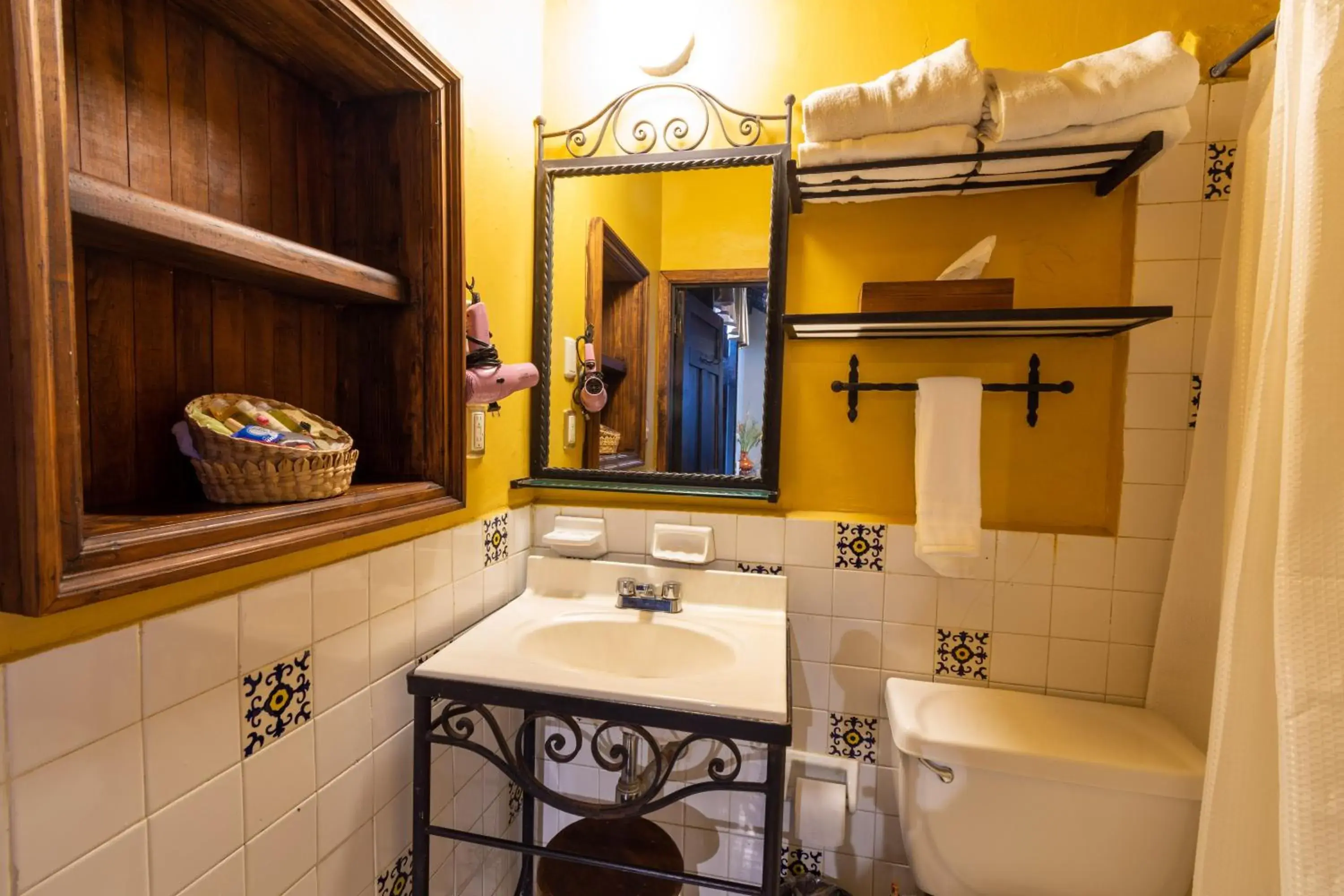 Bathroom in Hotel Mansion Iturbe