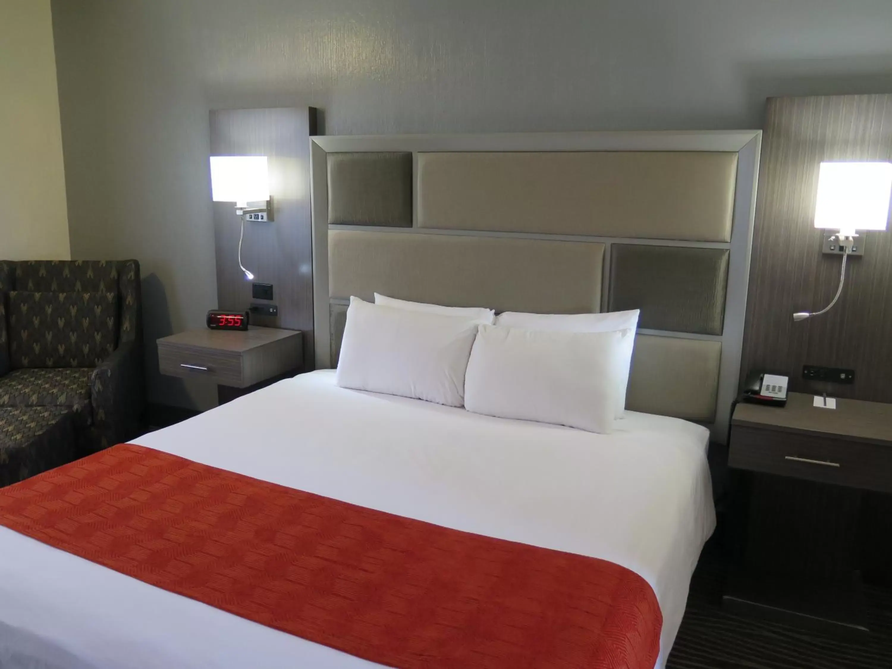 Photo of the whole room, Room Photo in Bonanza Inn and Suites