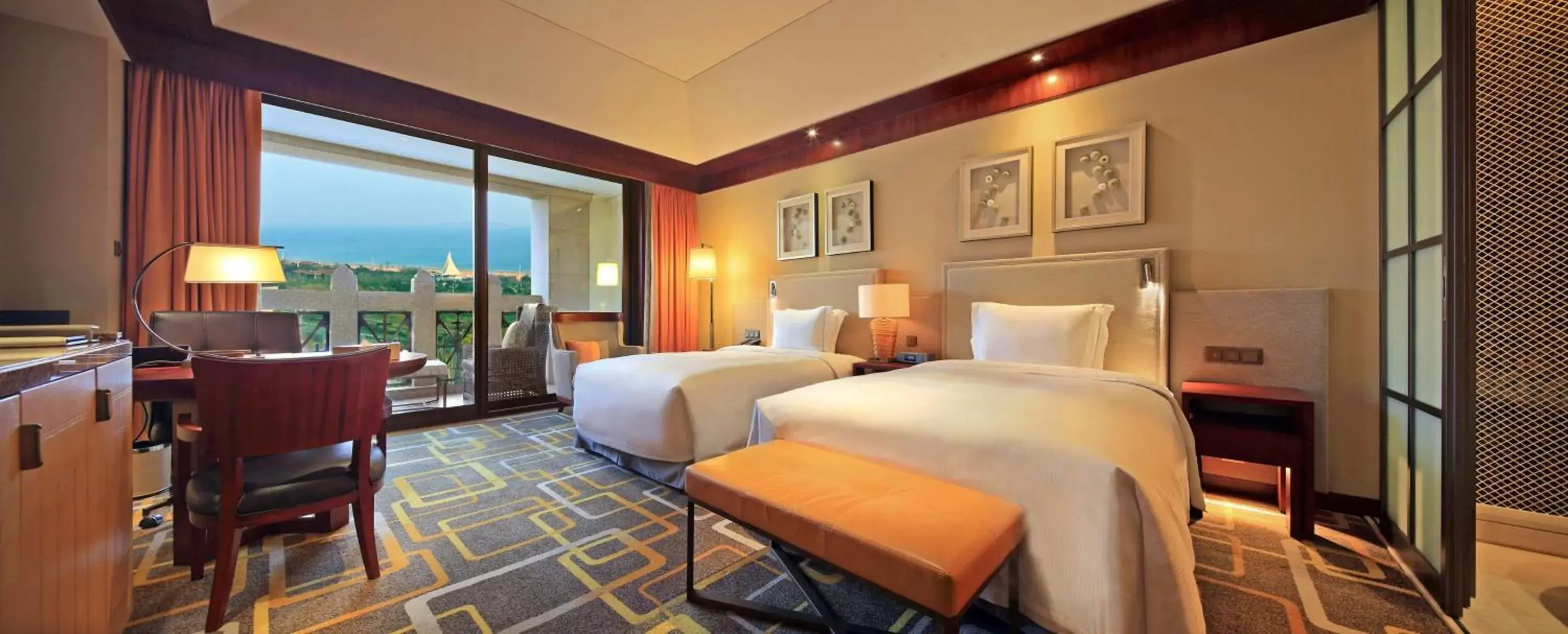 Bed in Hilton Qingdao Golden Beach - Beer Halls