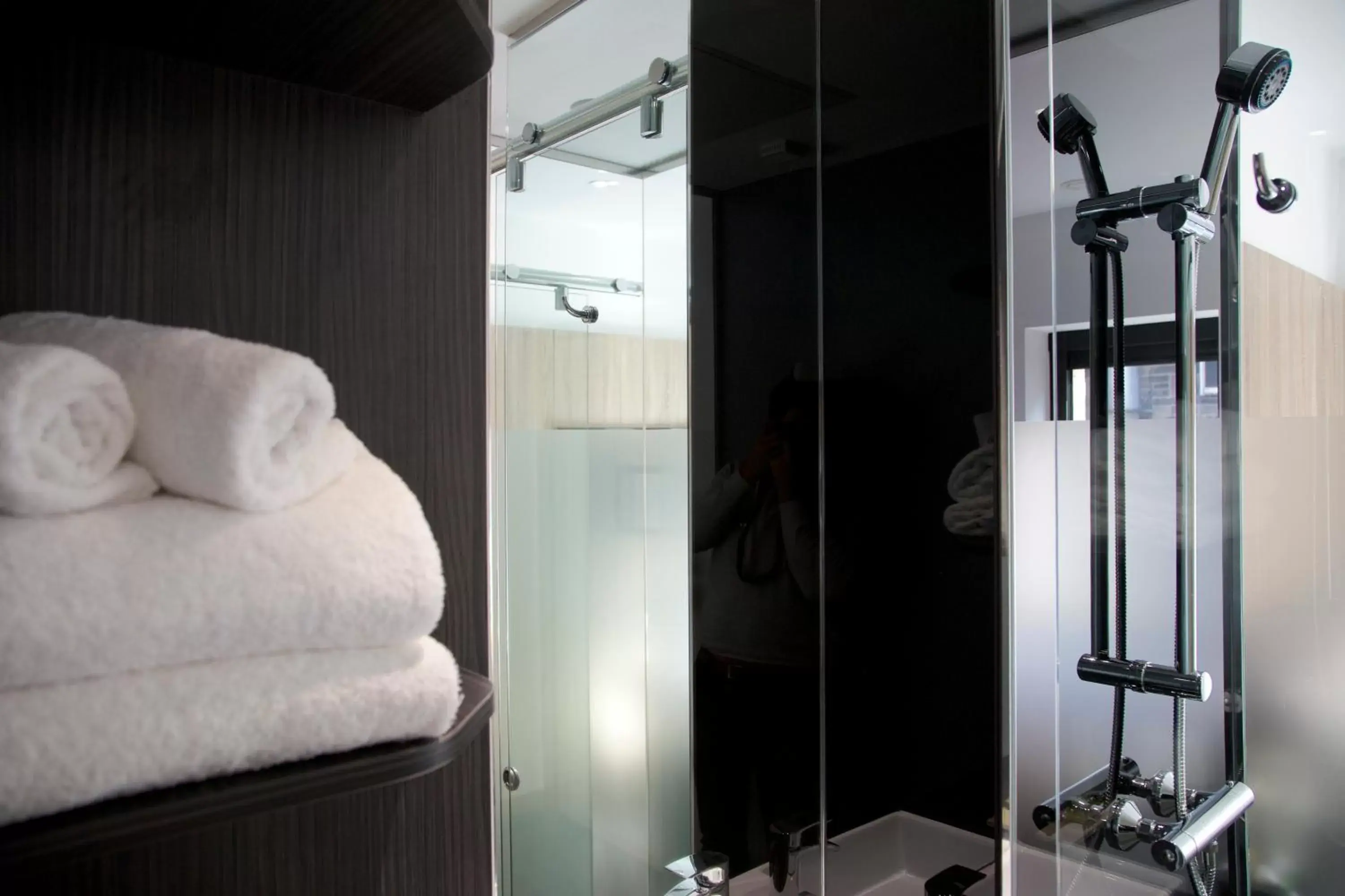 Shower, Bathroom in The Z Hotel Glasgow