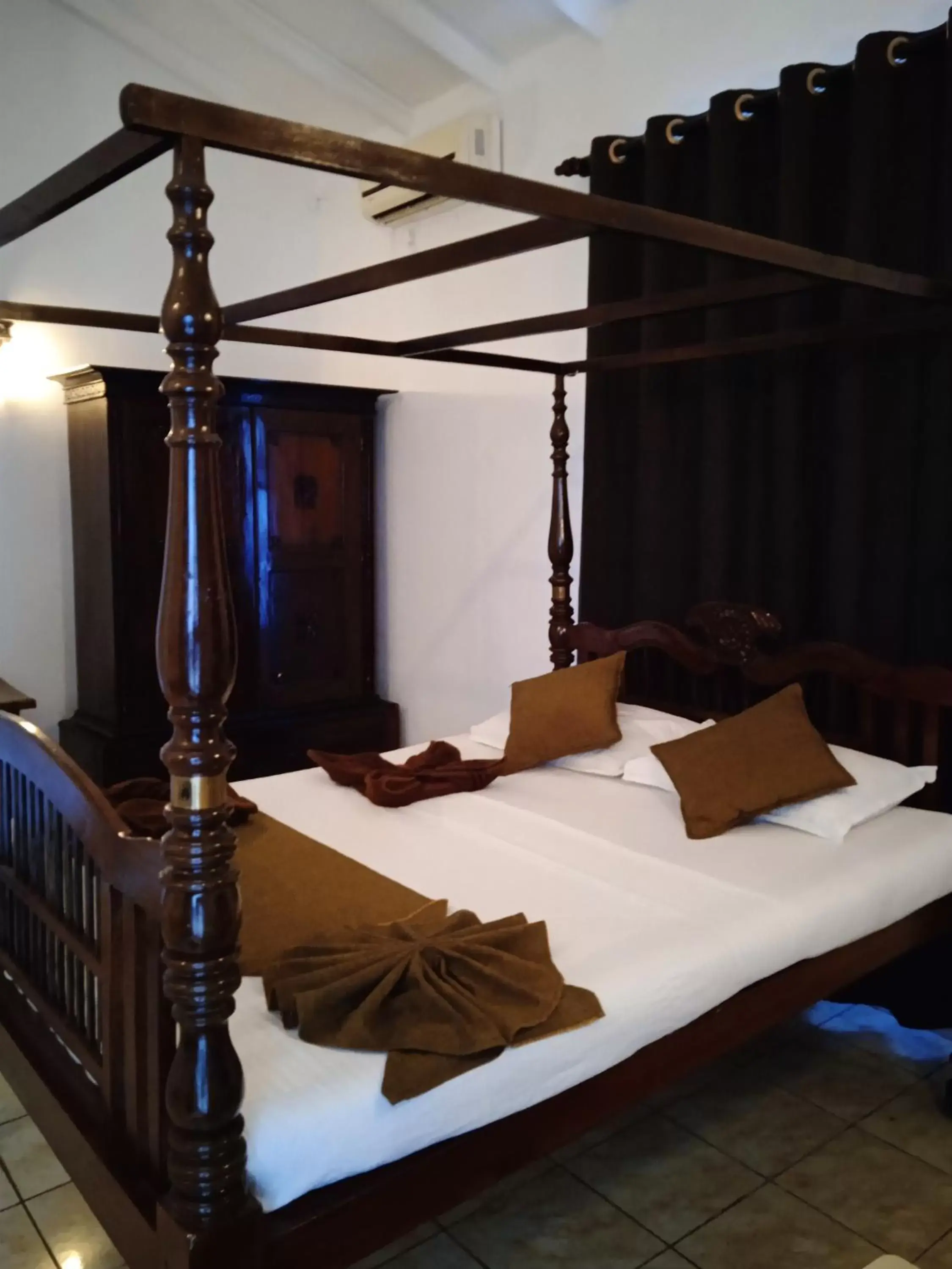 Deluxe Triple Room in The Empyrean Airport Transit Hotel- 5 Mins from the Airport, Free Airport Pick or Drop, 24 Hr Front Desk Deluxe Triple Room in The Empyrean Airport Transit Hotel- 5 Mins from the Airport, Free Airport Pick or Drop, 24 Hr Front Desk