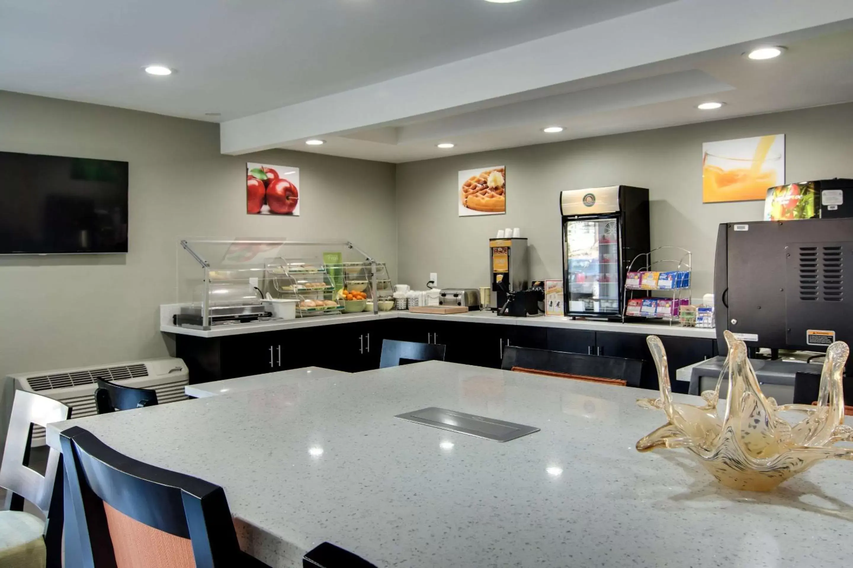 Restaurant/Places to Eat in Quality Inn & Suites Athens University Area