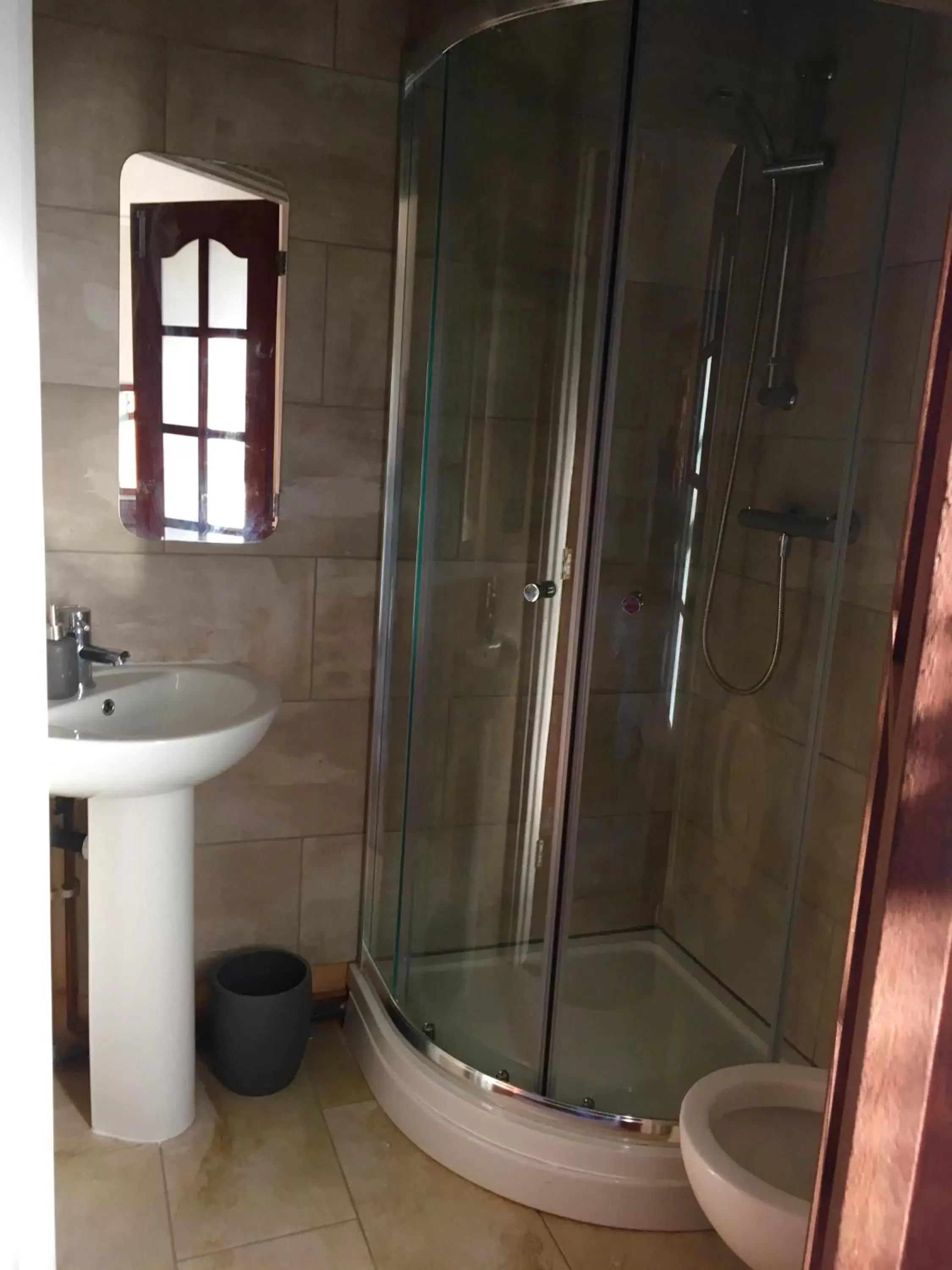 Bathroom in Brass Castle Country House Accommodation